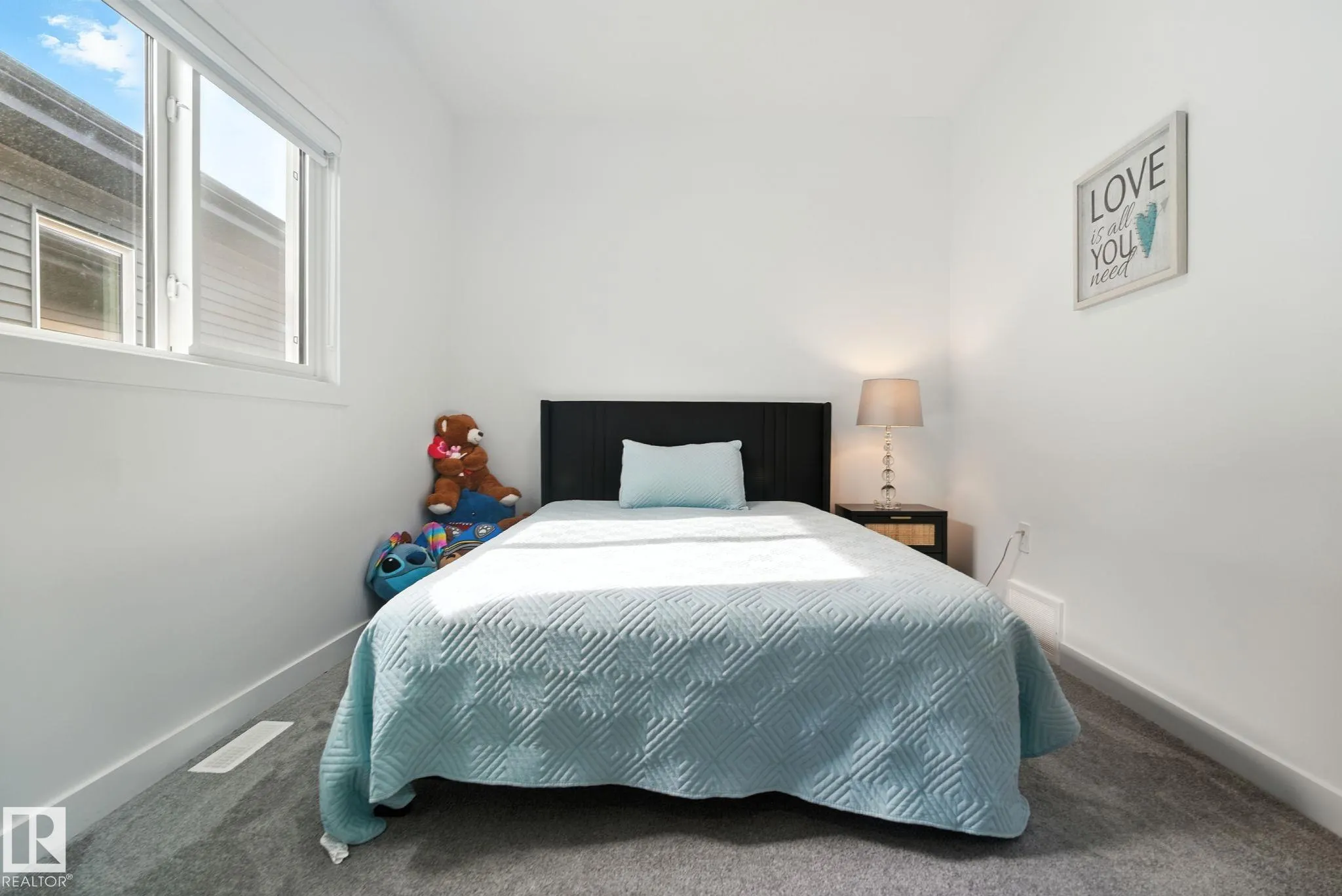 50 GRASSVIEW Crescent