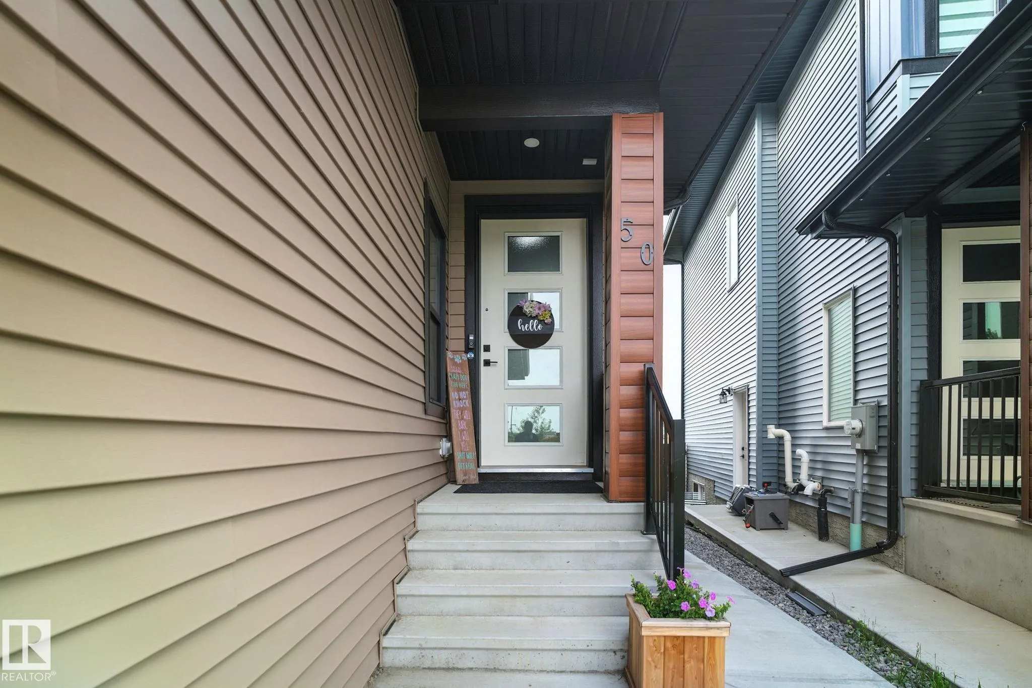 50 GRASSVIEW Crescent