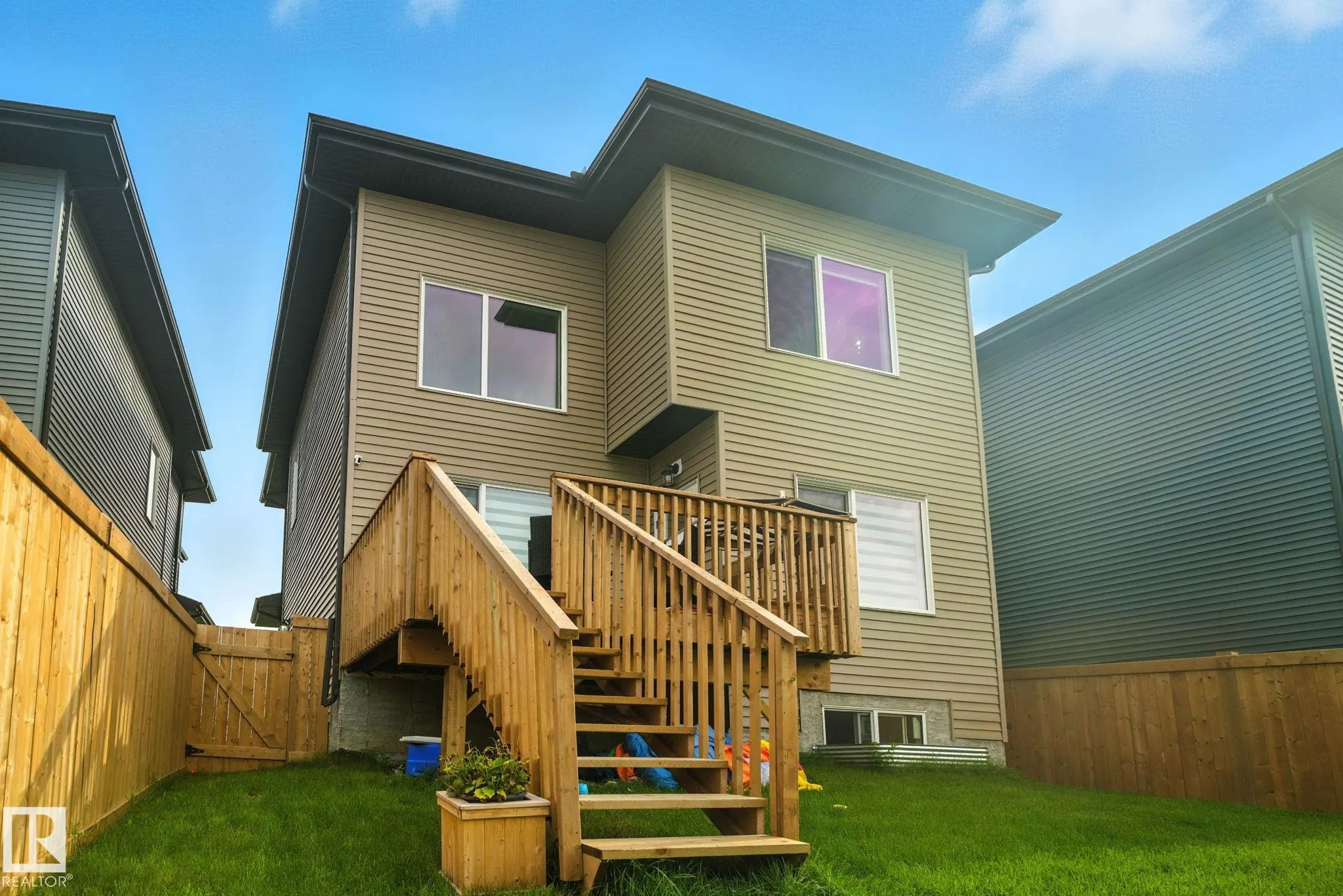 50 GRASSVIEW Crescent