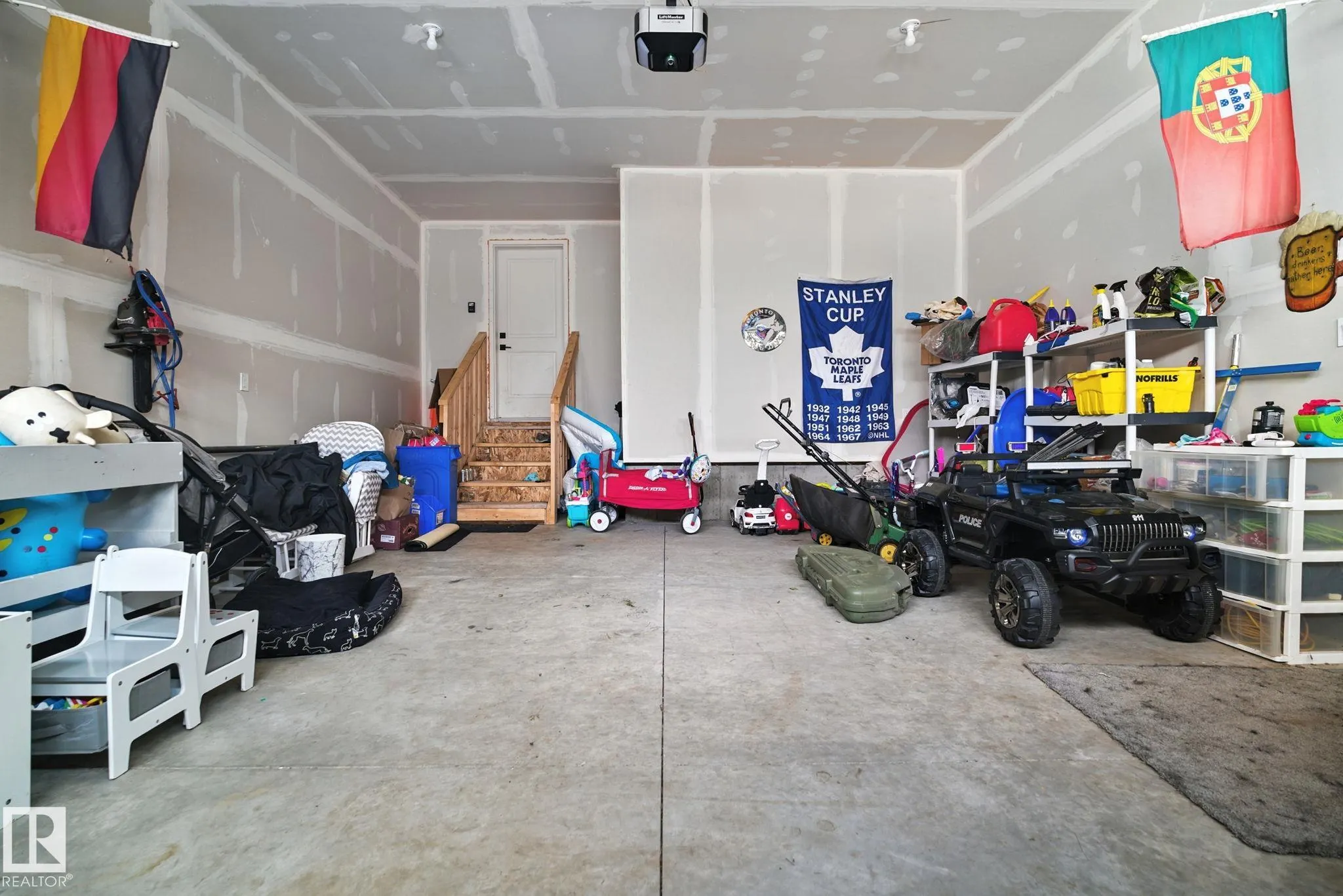 50 GRASSVIEW Crescent