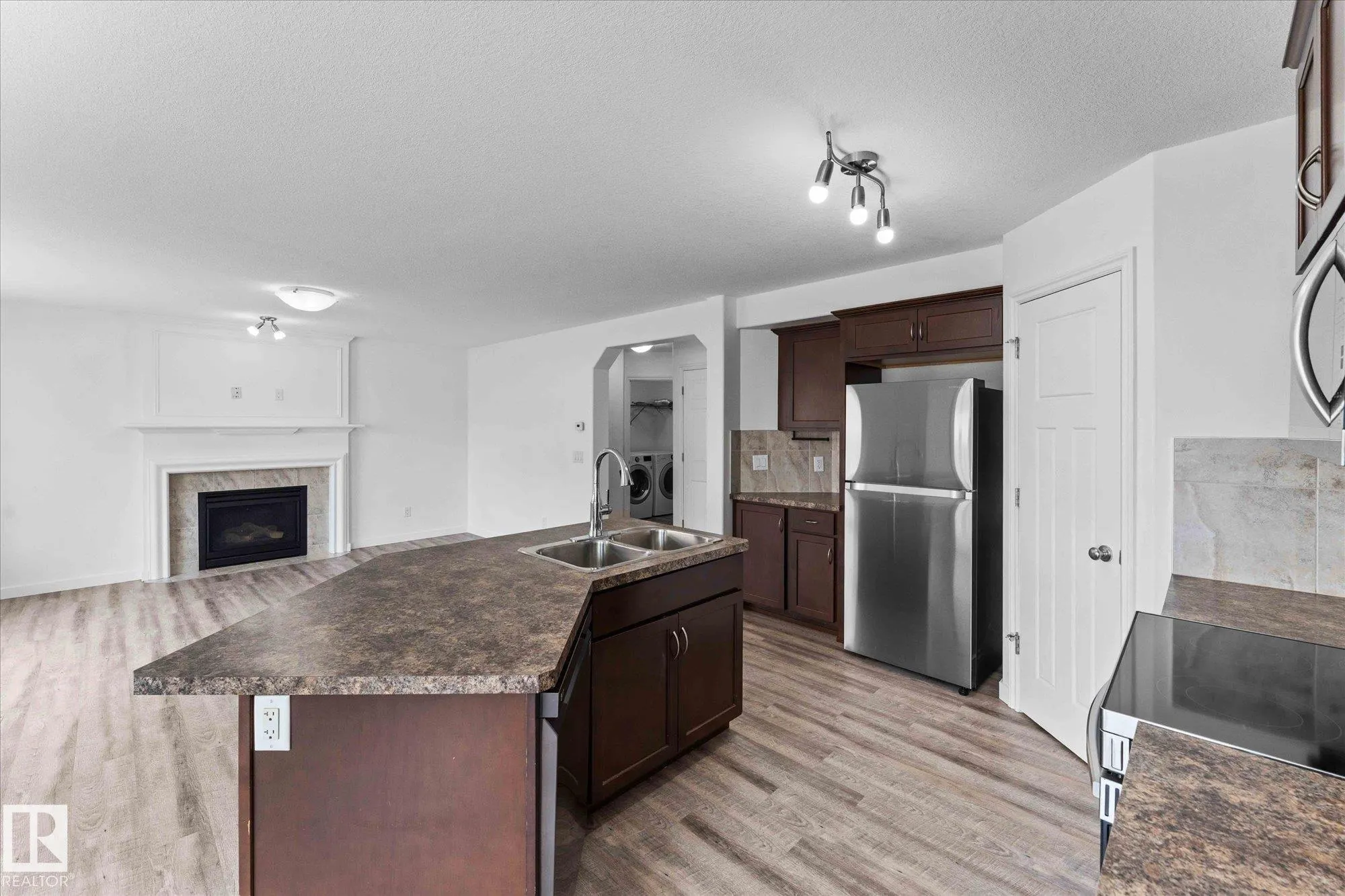 1 RIDGELAND Way