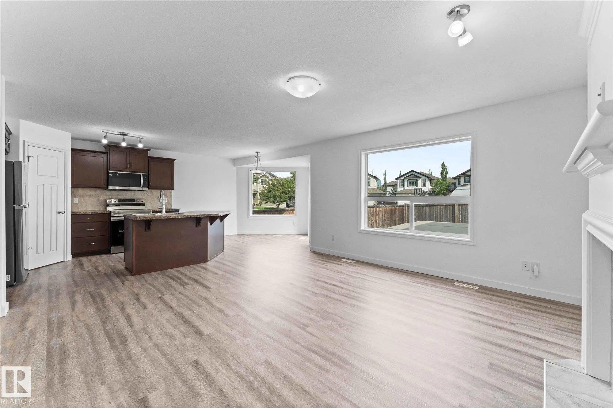 1 RIDGELAND Way