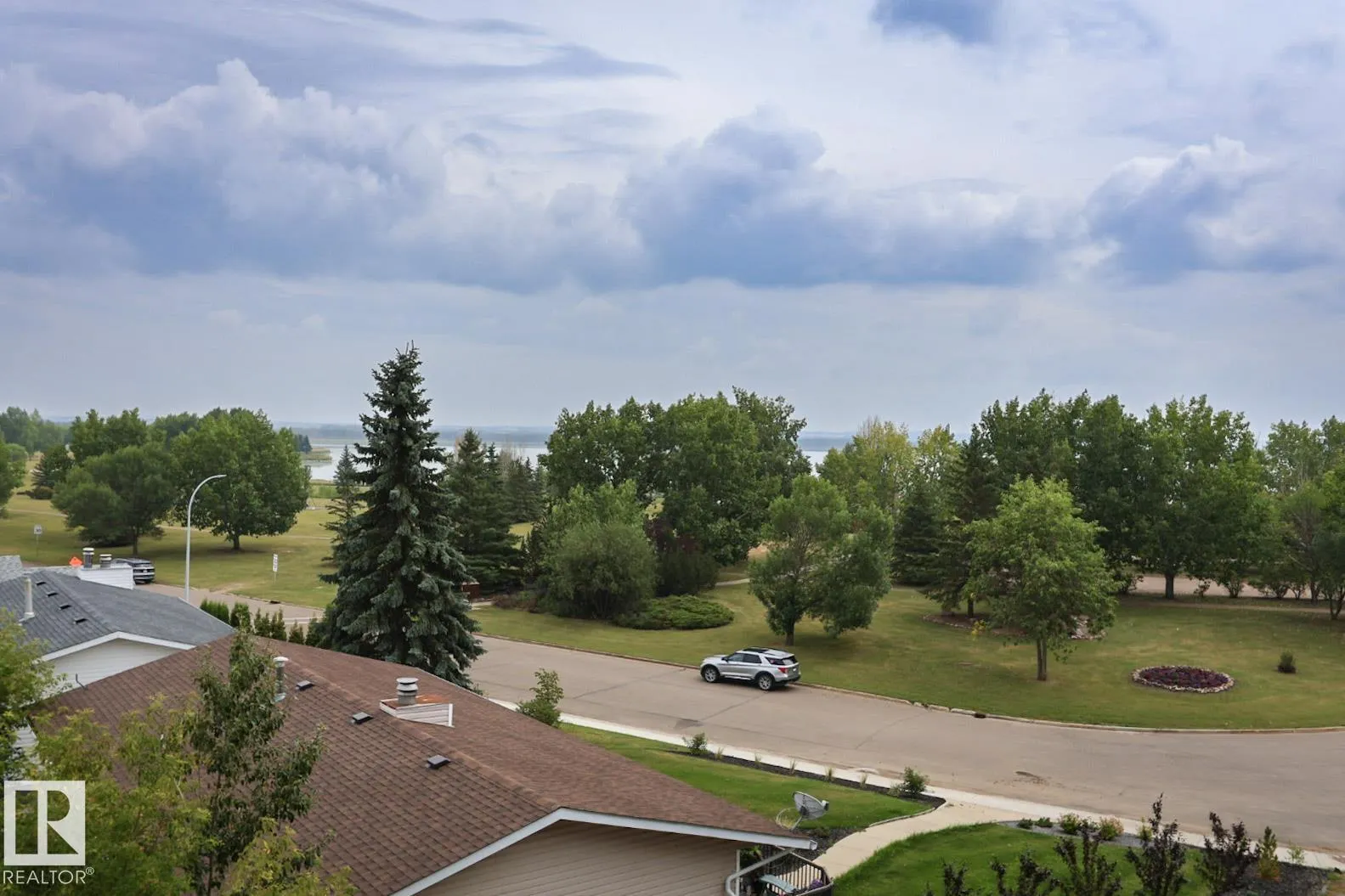 #404 4614B Lakeshore Dr