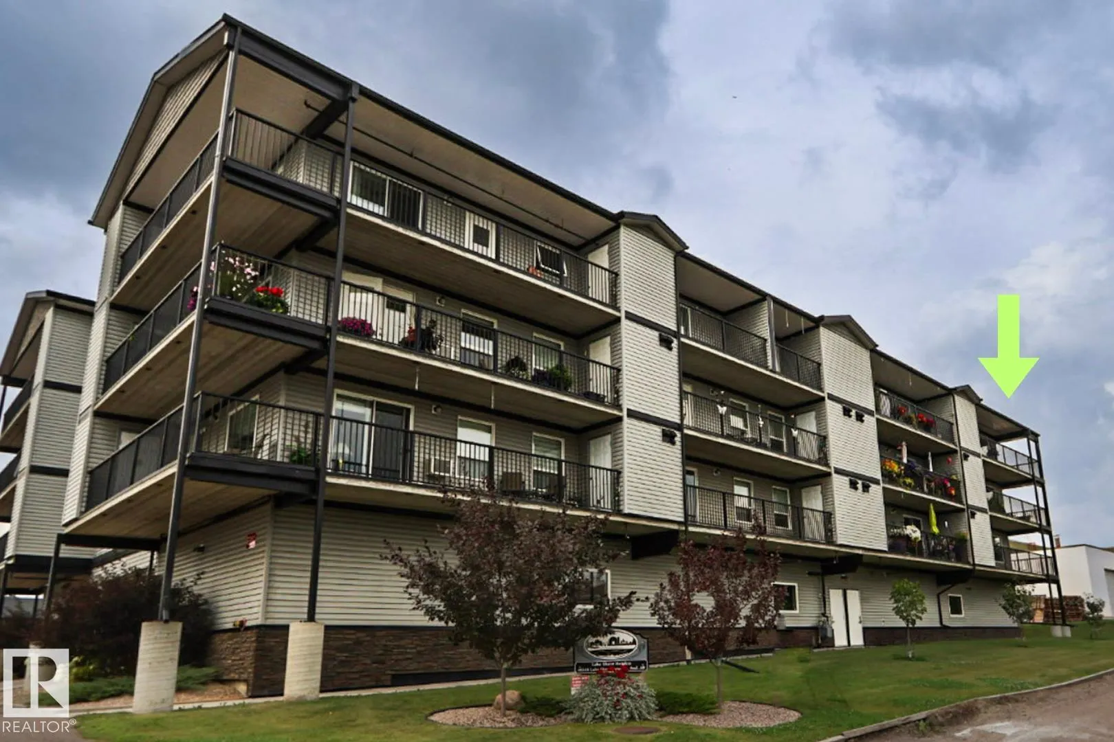 #404 4614B Lakeshore Dr