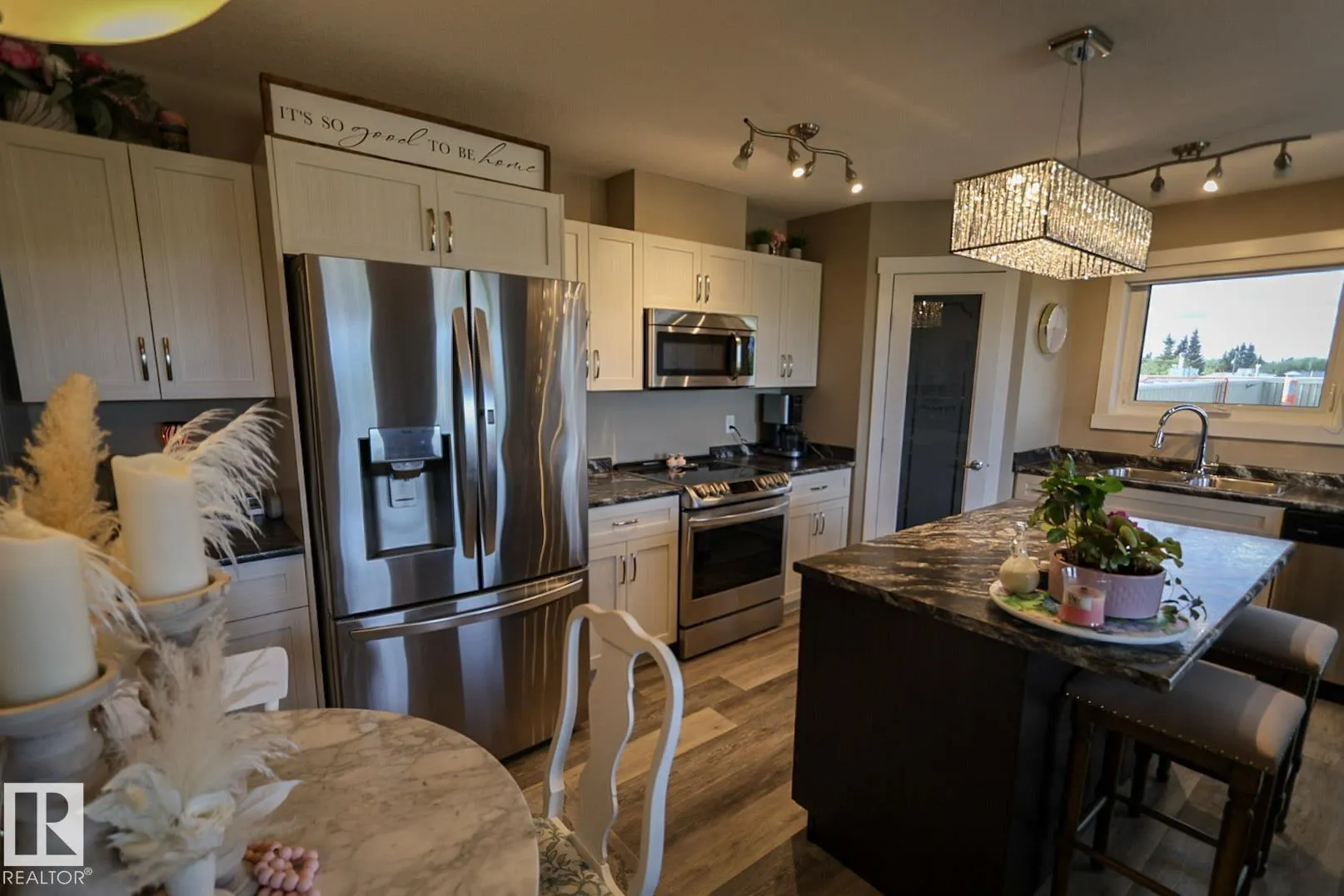 #404 4614B Lakeshore Dr