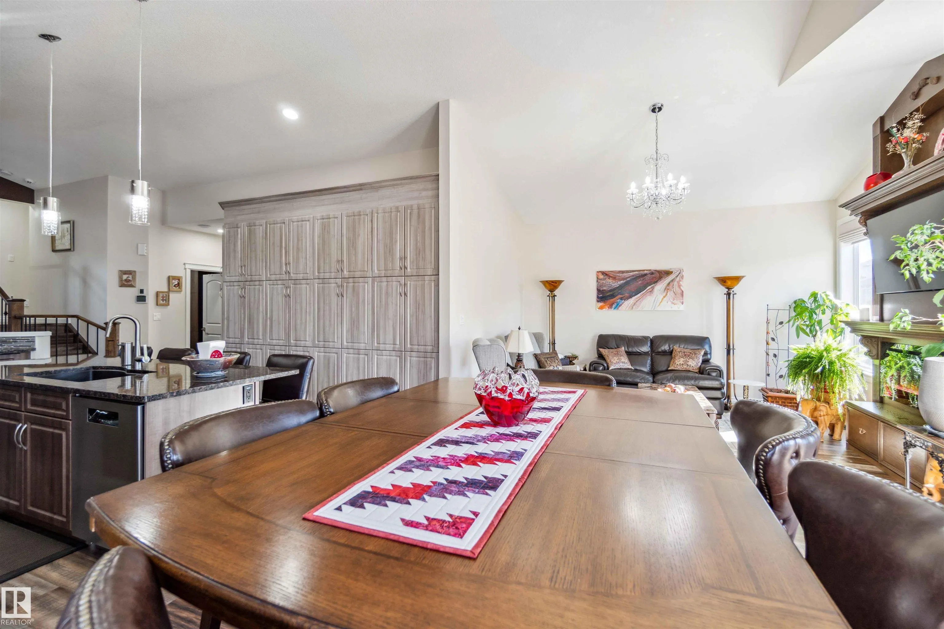 71 RATELLE Circle