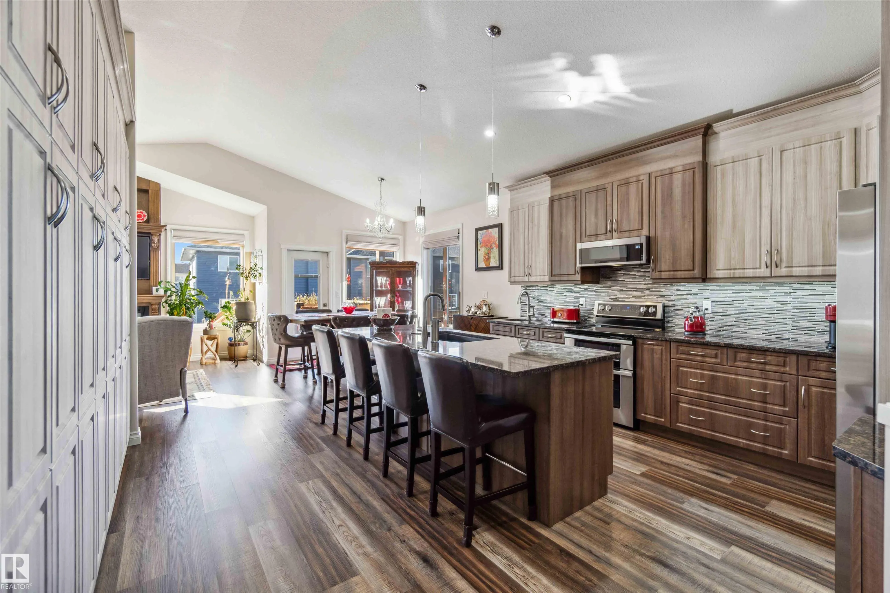 71 RATELLE Circle
