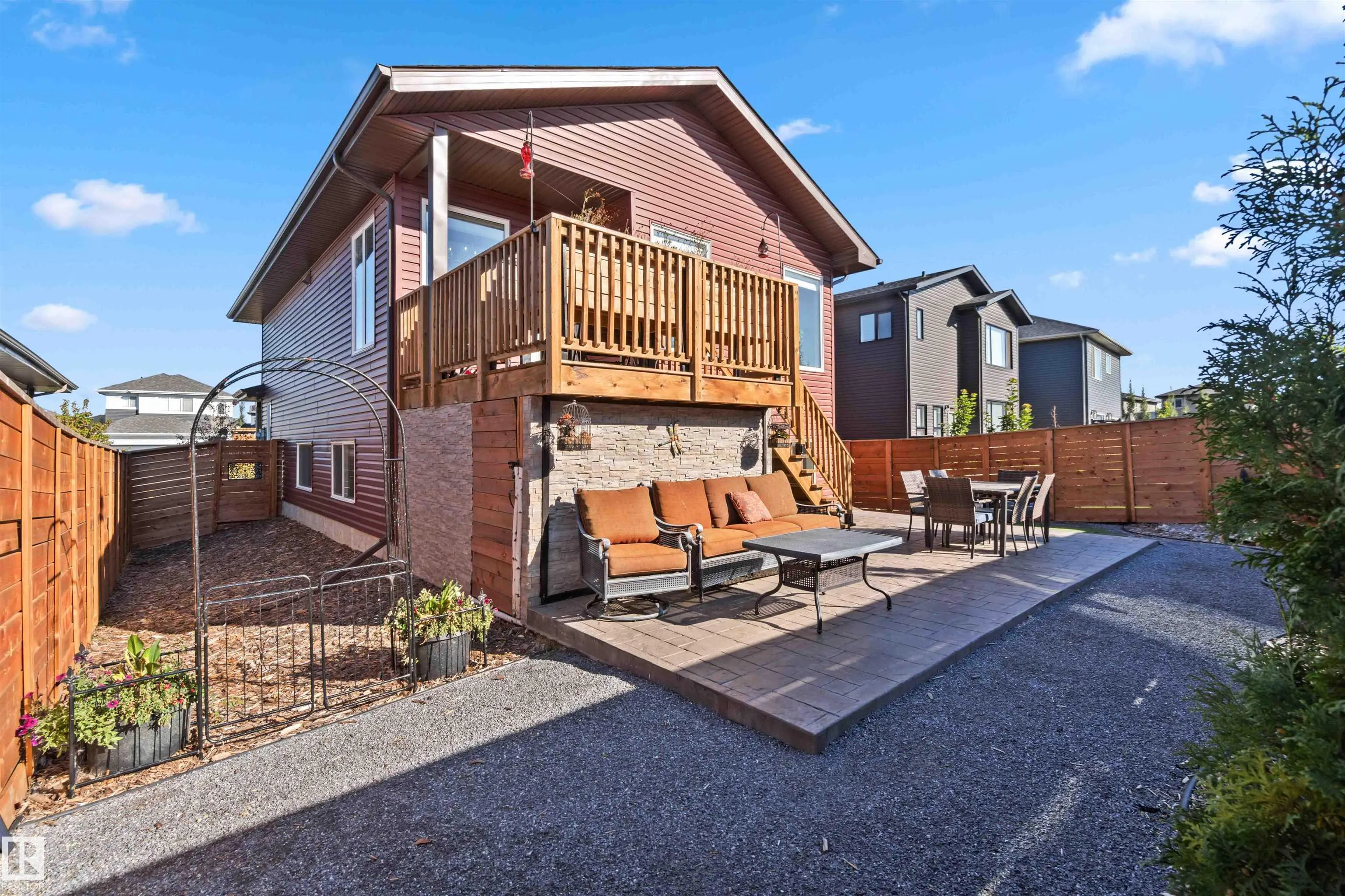 71 RATELLE Circle