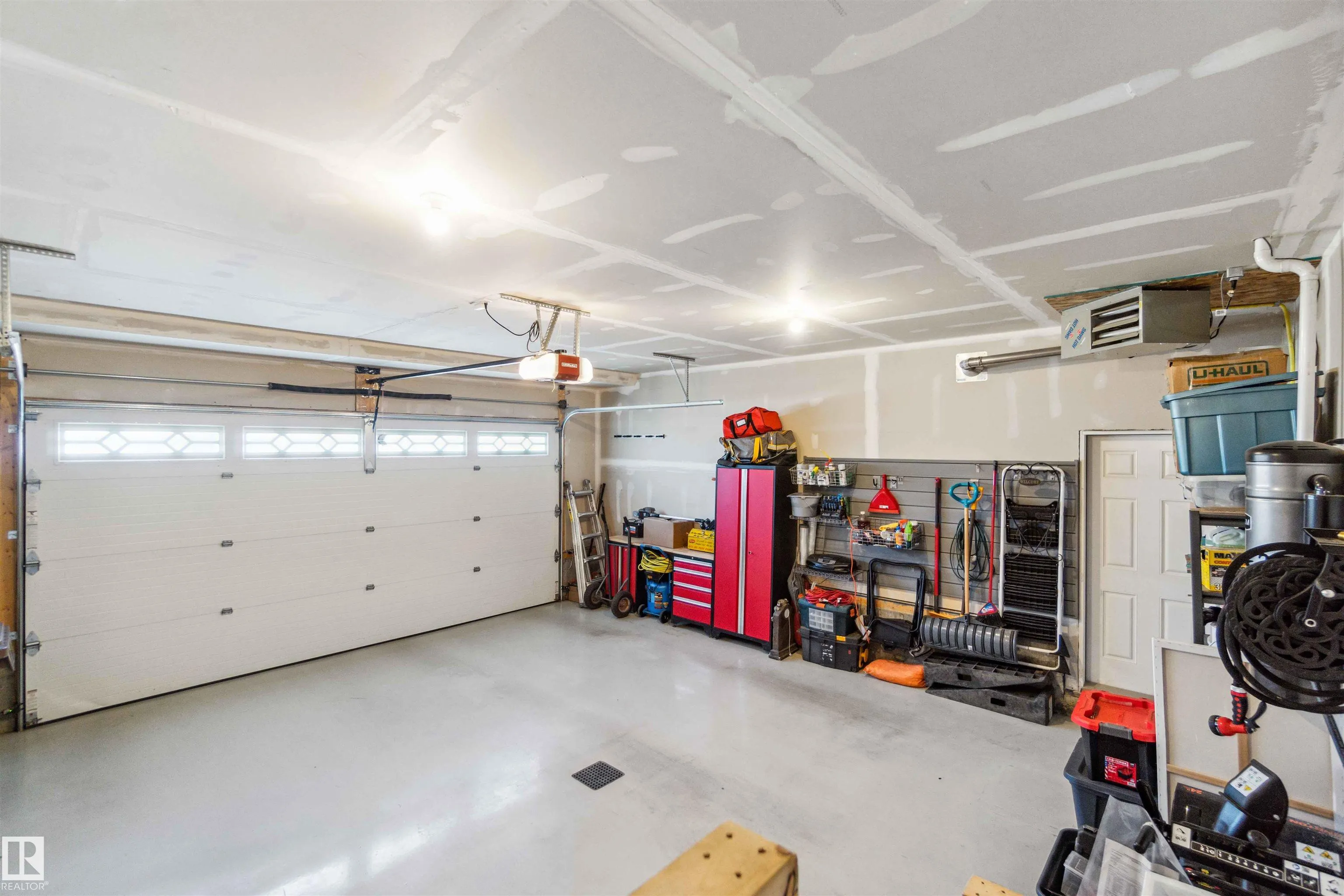 71 RATELLE Circle