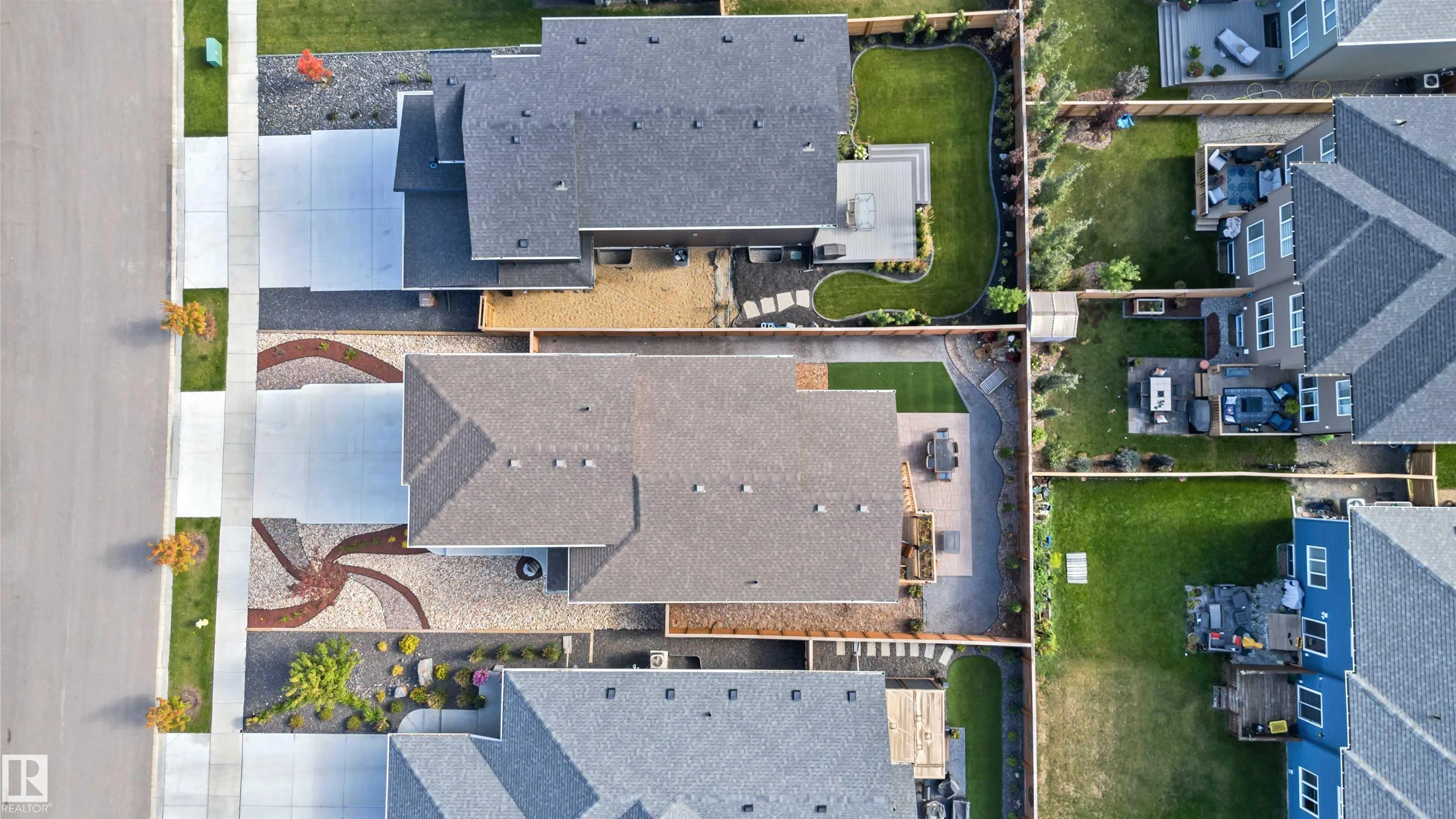 71 RATELLE Circle