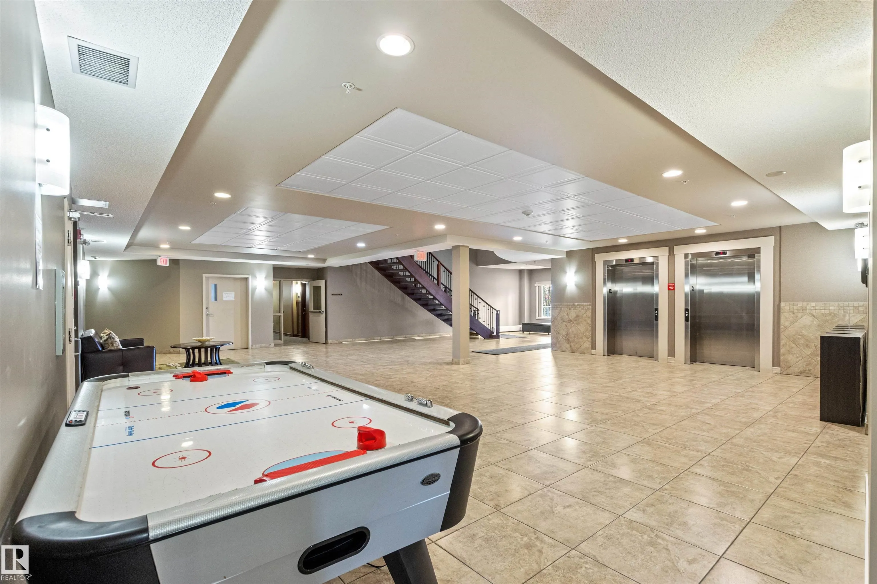 263 MACEWAN Road