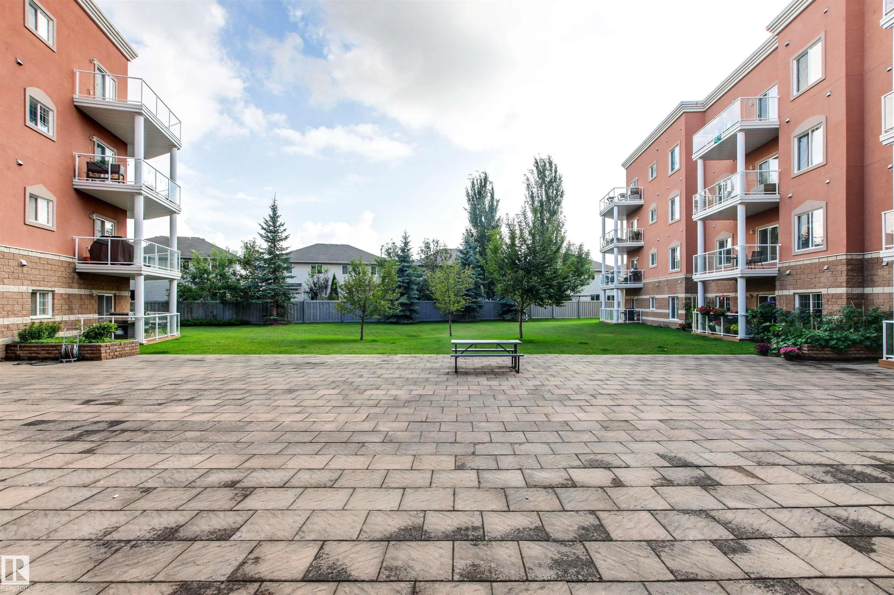 263 MACEWAN Road