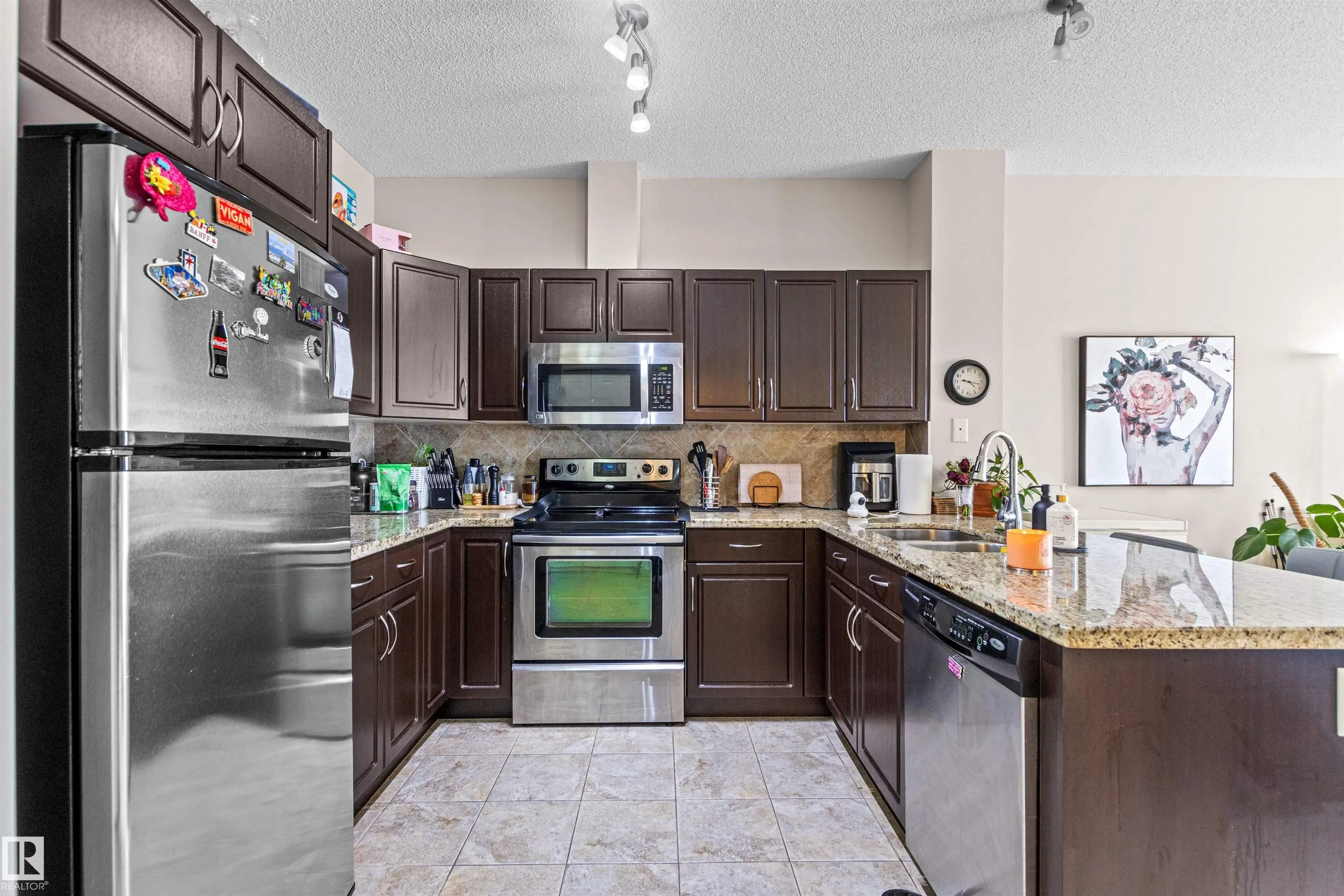 263 MACEWAN Road