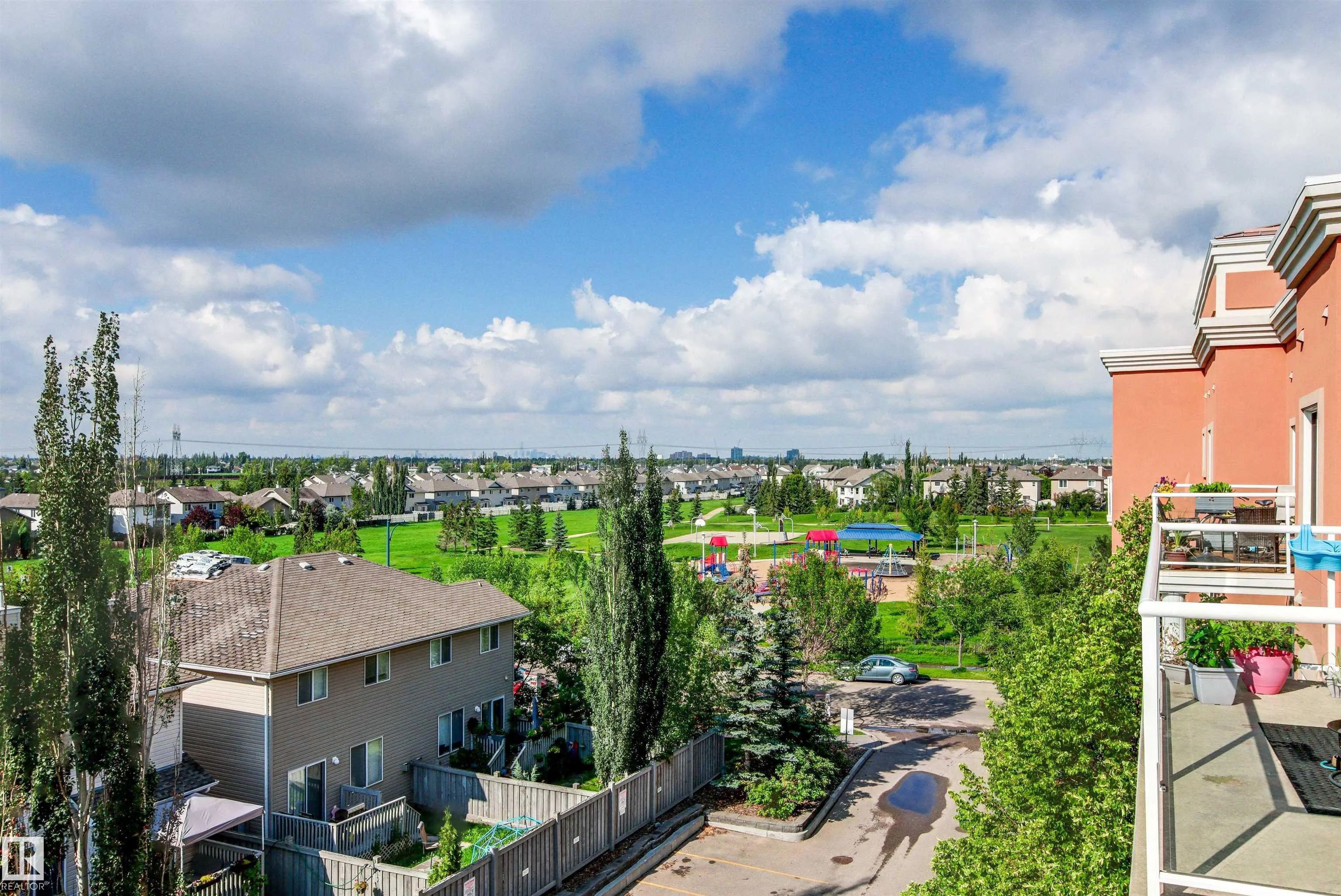 263 MACEWAN Road