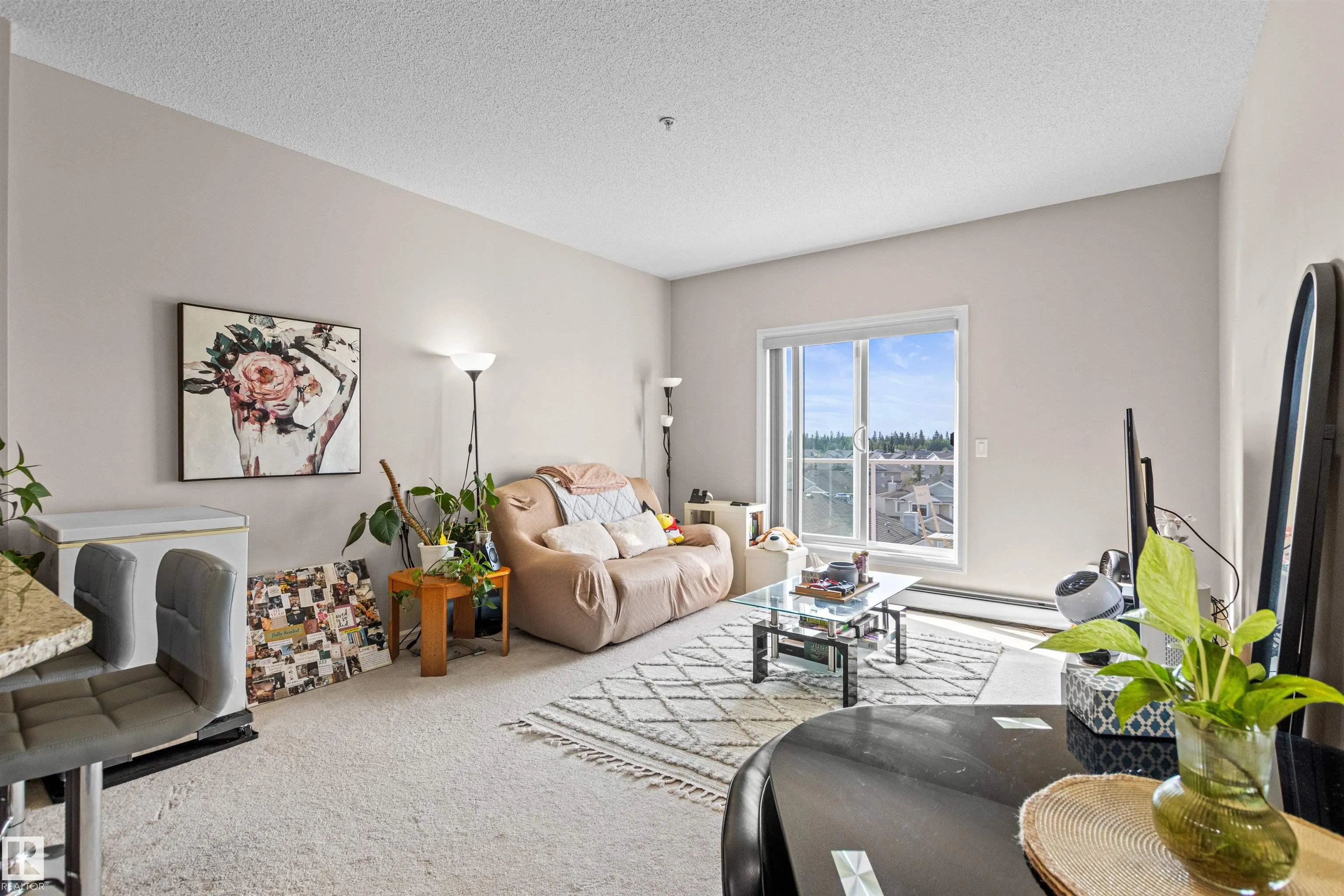 263 MACEWAN Road