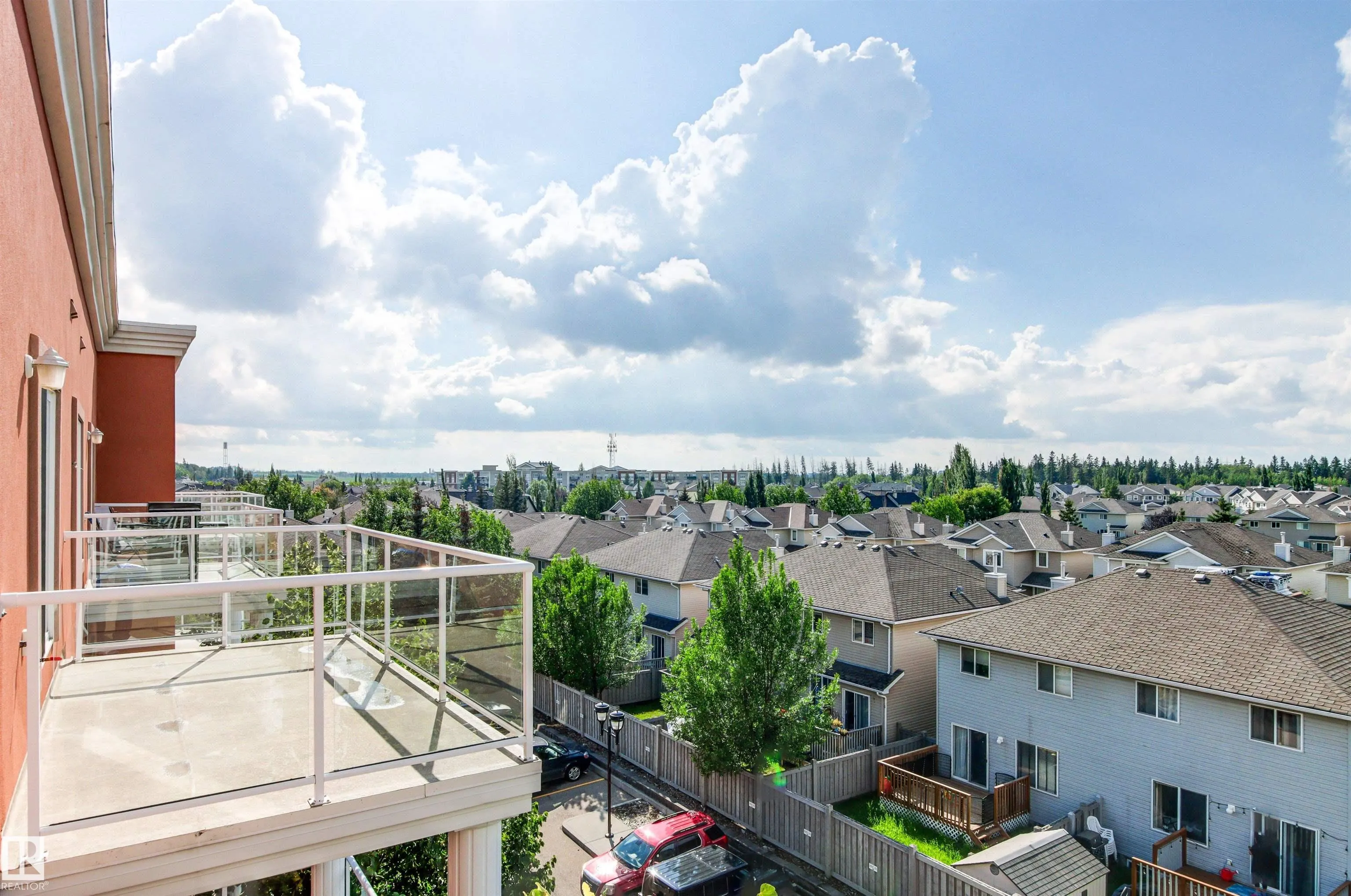 263 MACEWAN Road