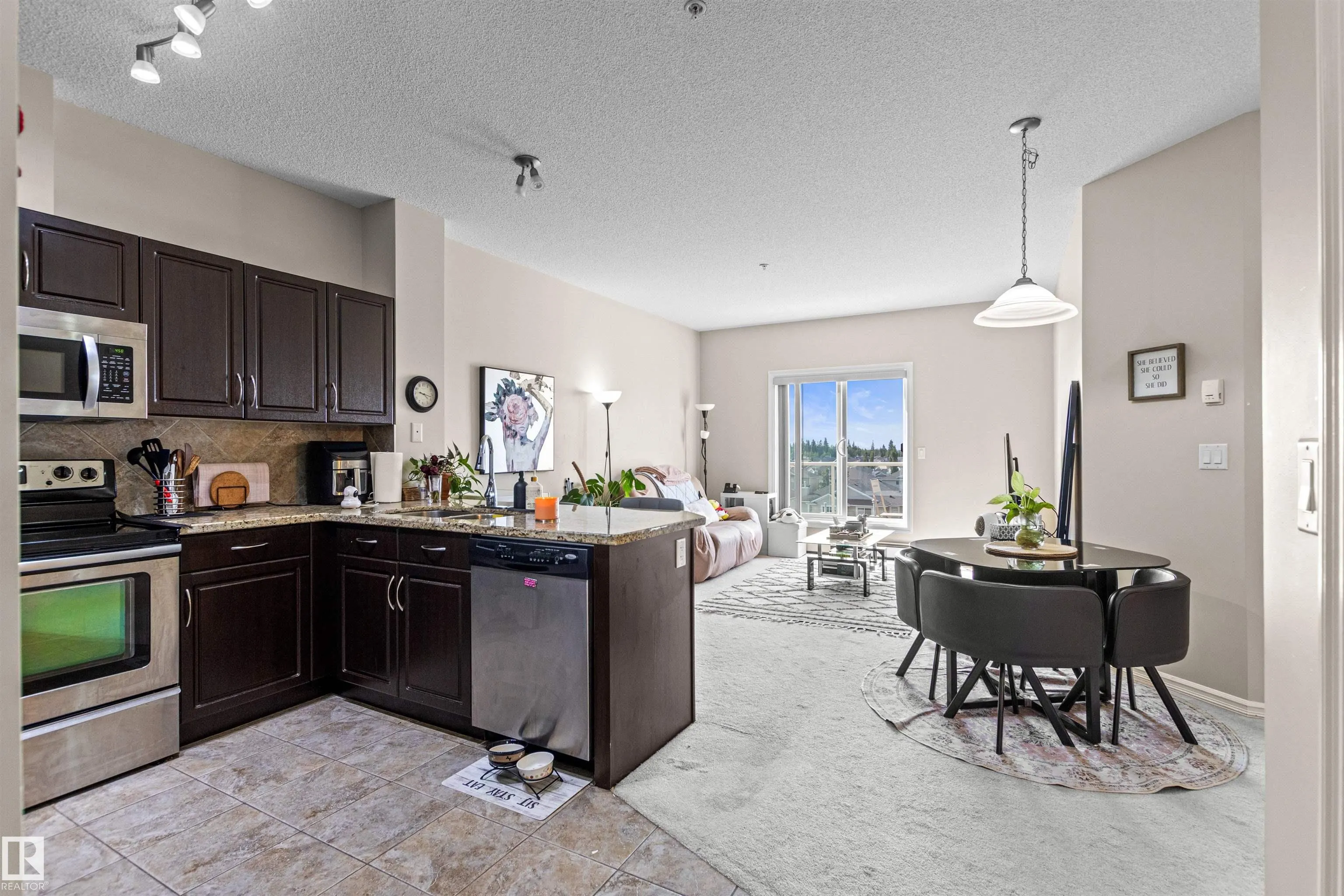 263 MACEWAN Road