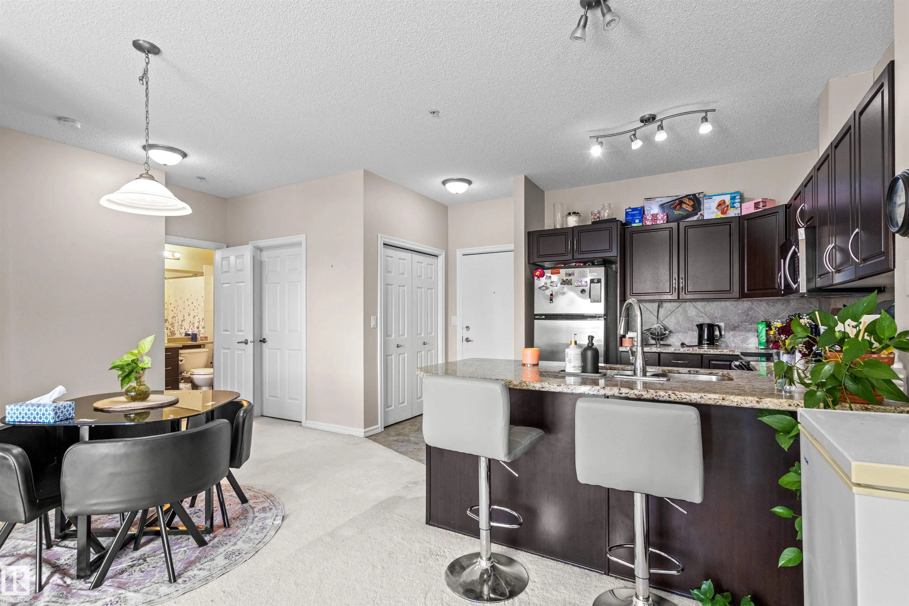 263 MACEWAN Road