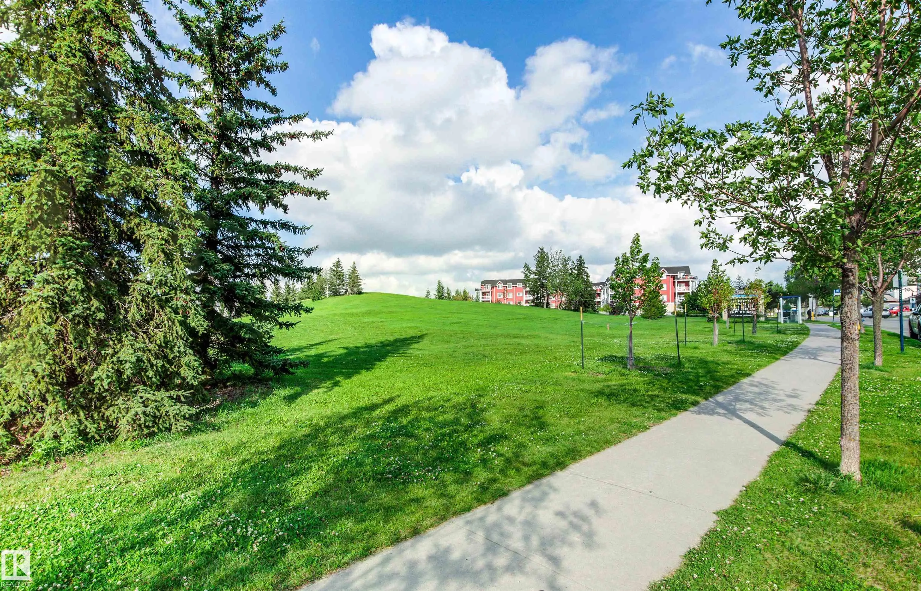 263 MACEWAN Road