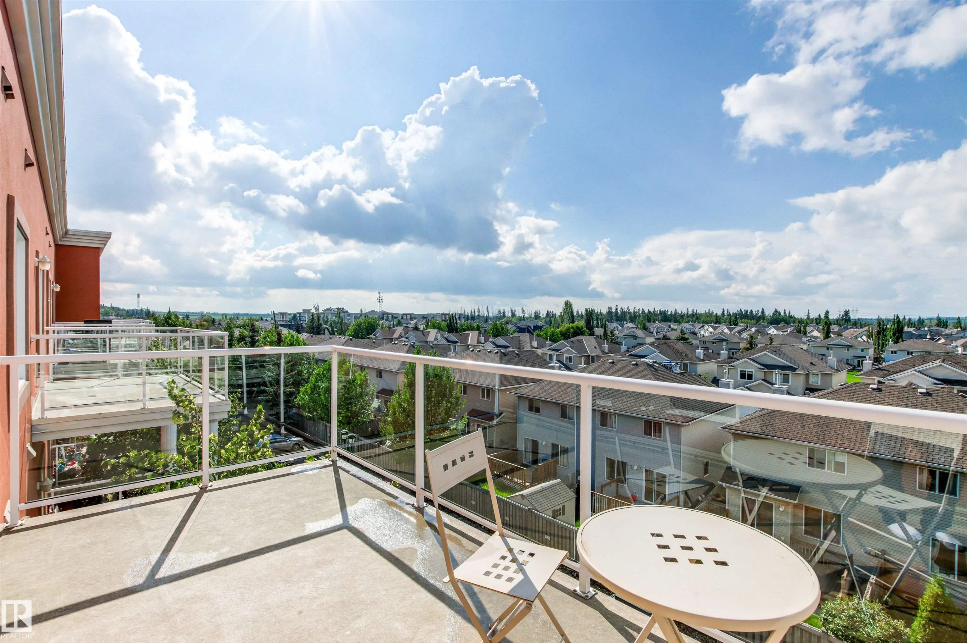 263 MACEWAN Road