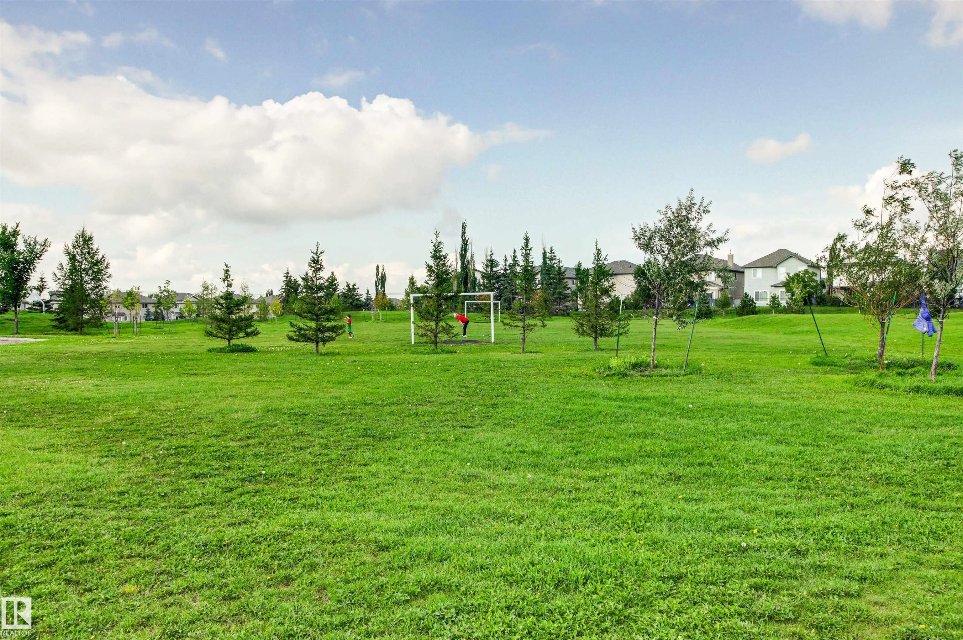263 MACEWAN Road