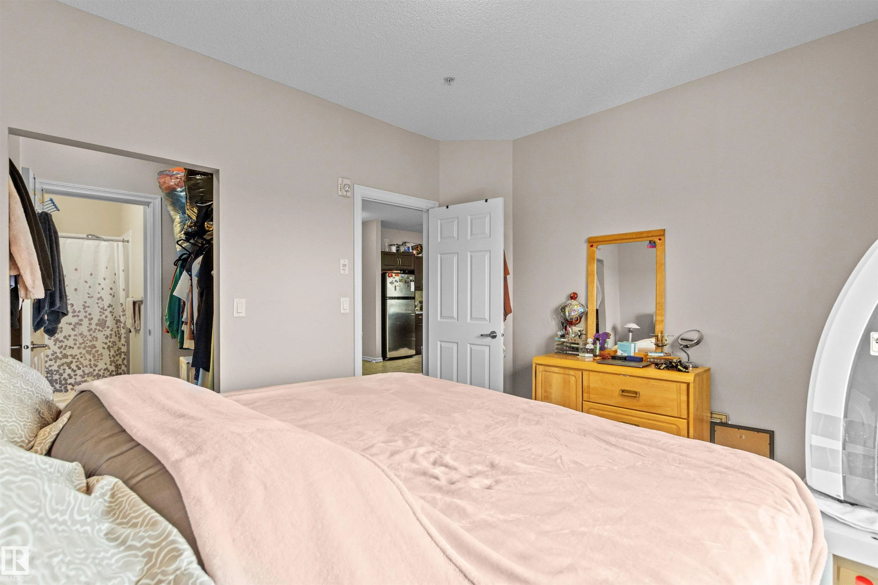263 MACEWAN Road
