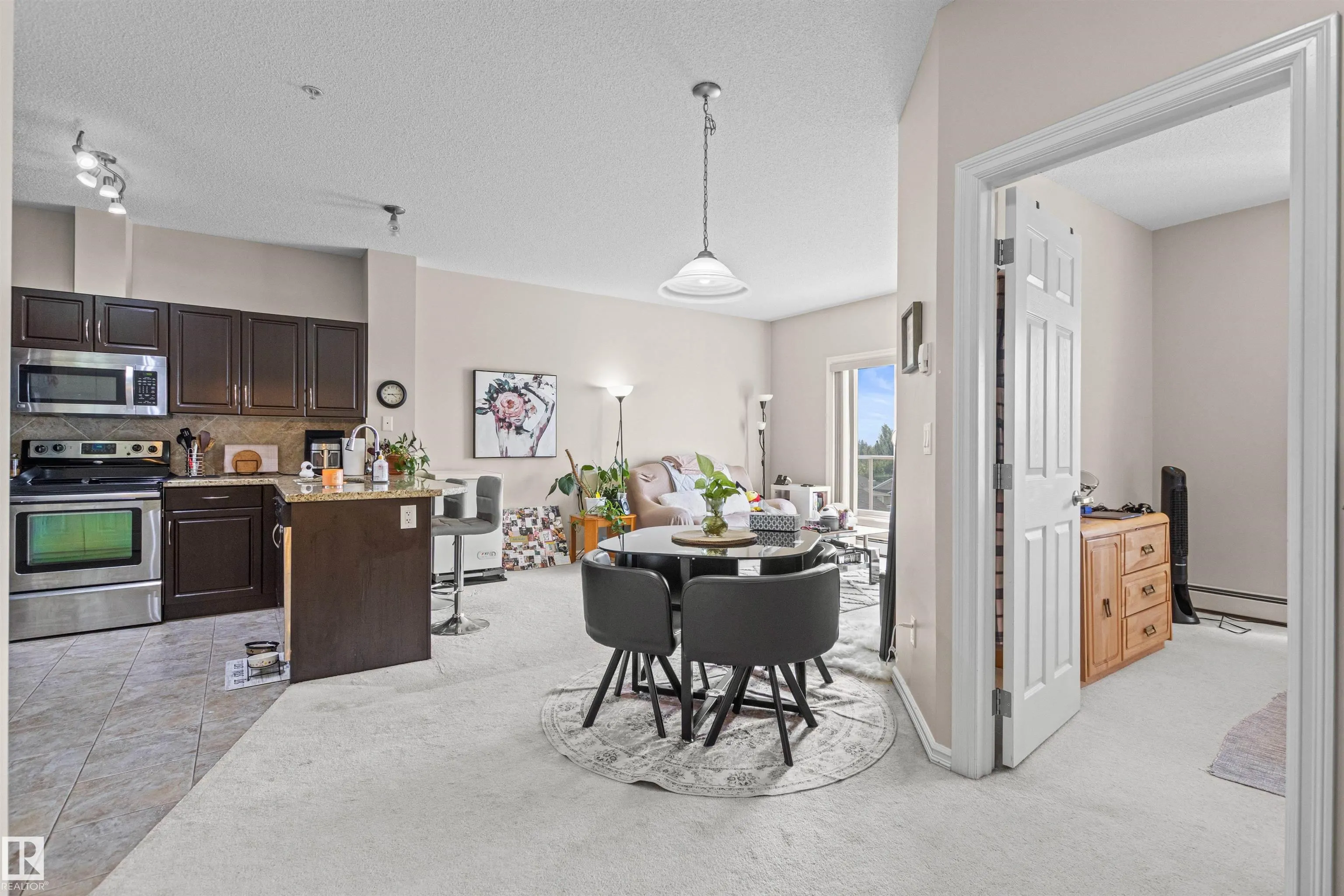263 MACEWAN Road