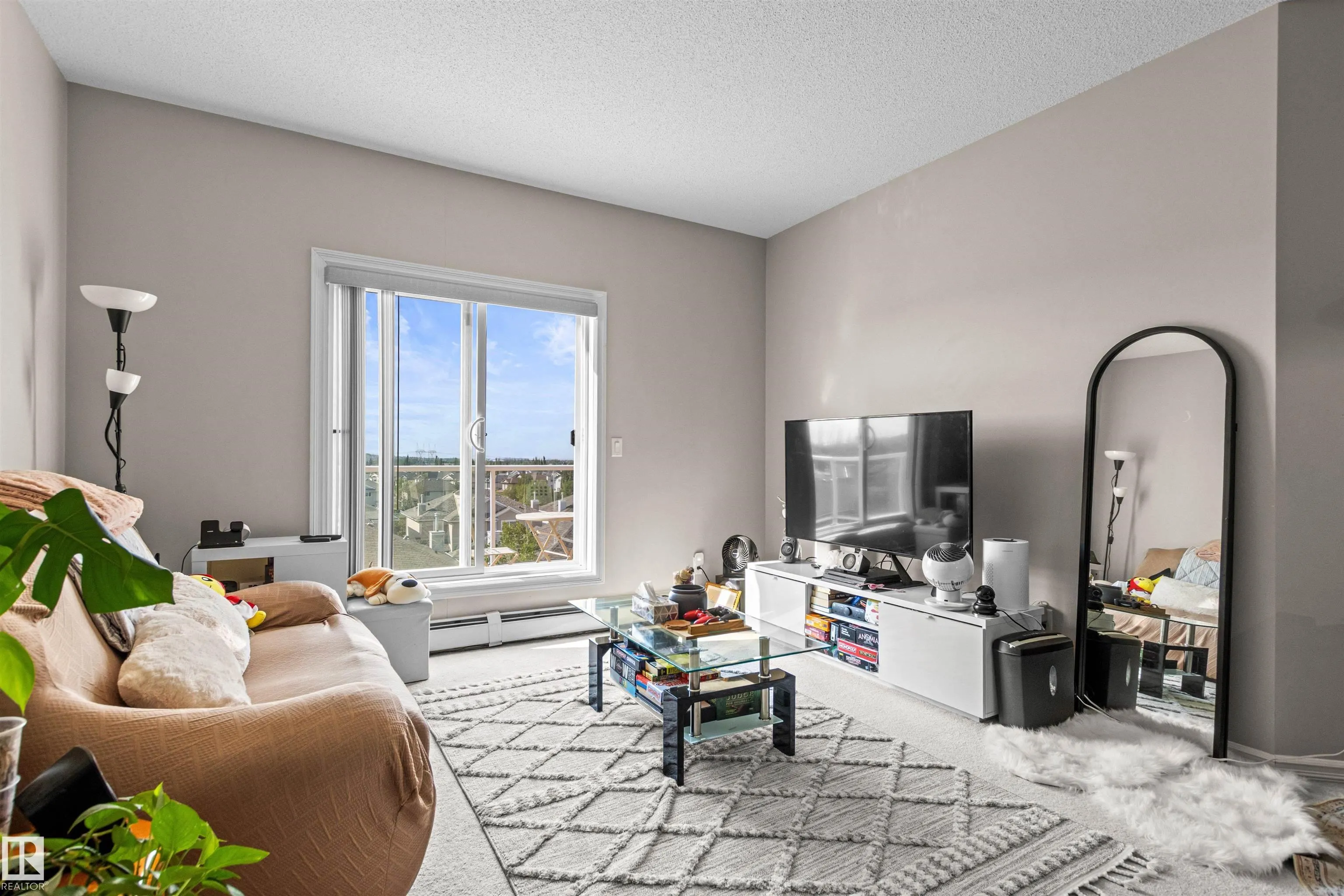 263 MACEWAN Road