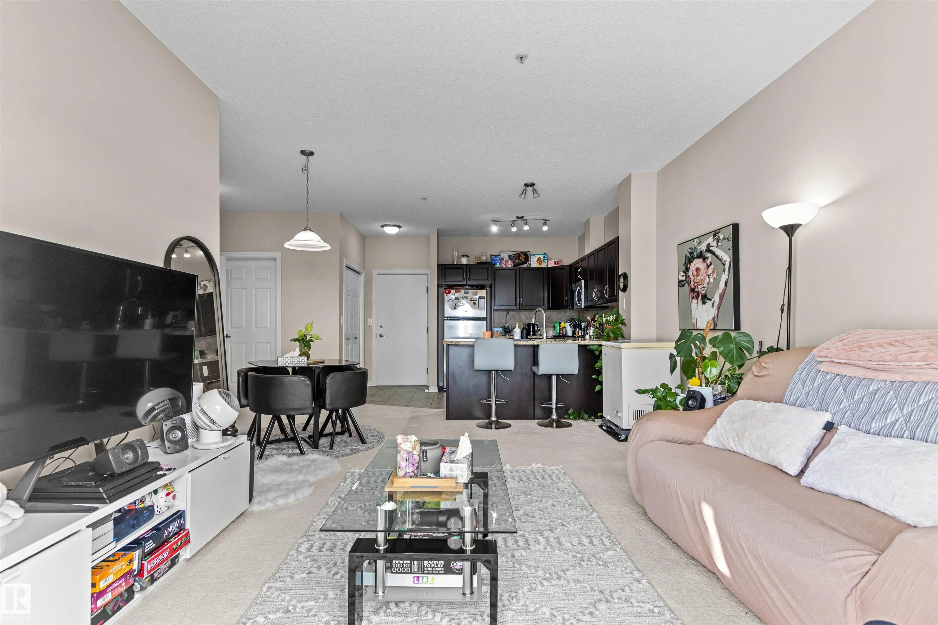 263 MACEWAN Road