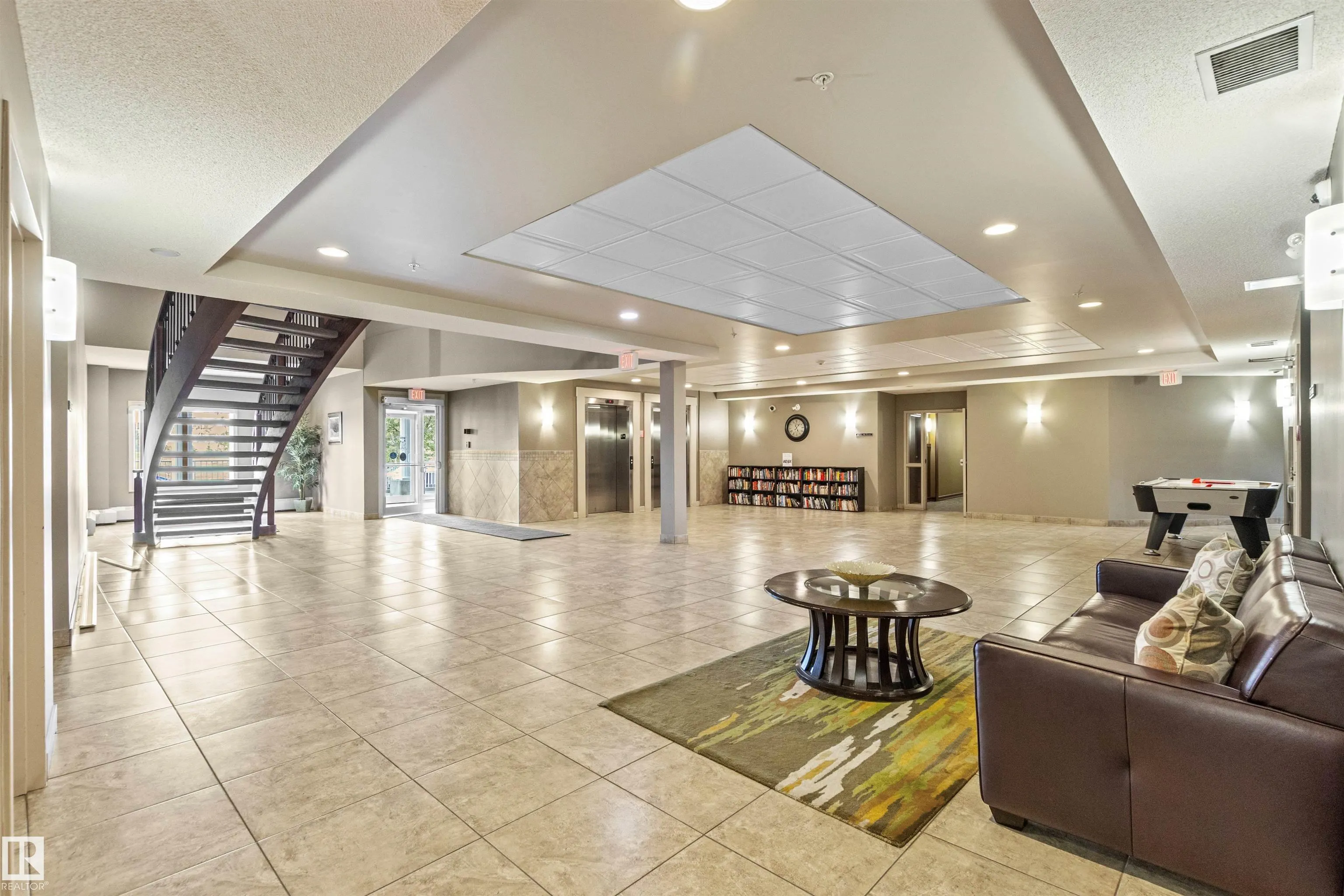 263 MACEWAN Road