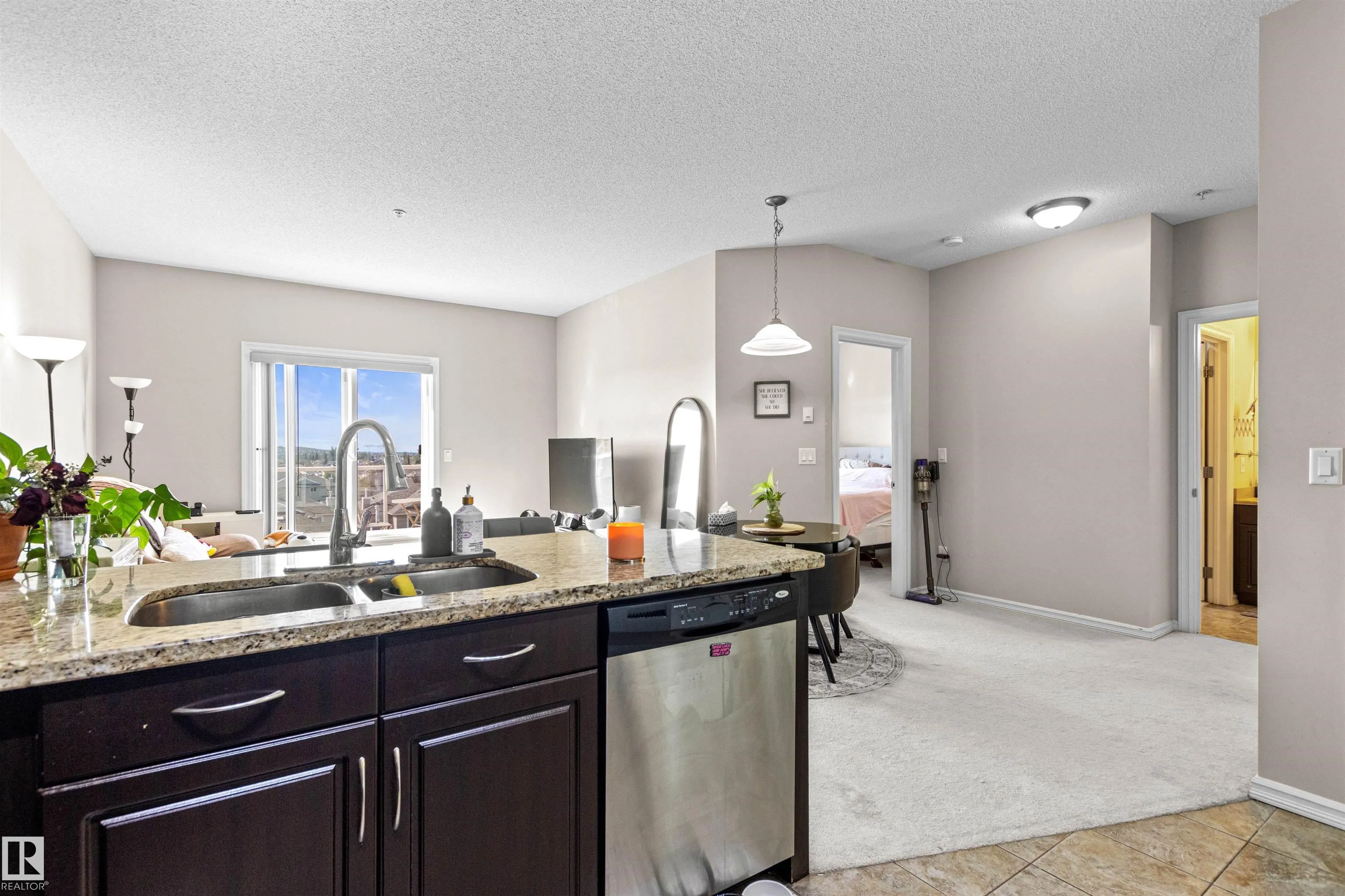 263 MACEWAN Road
