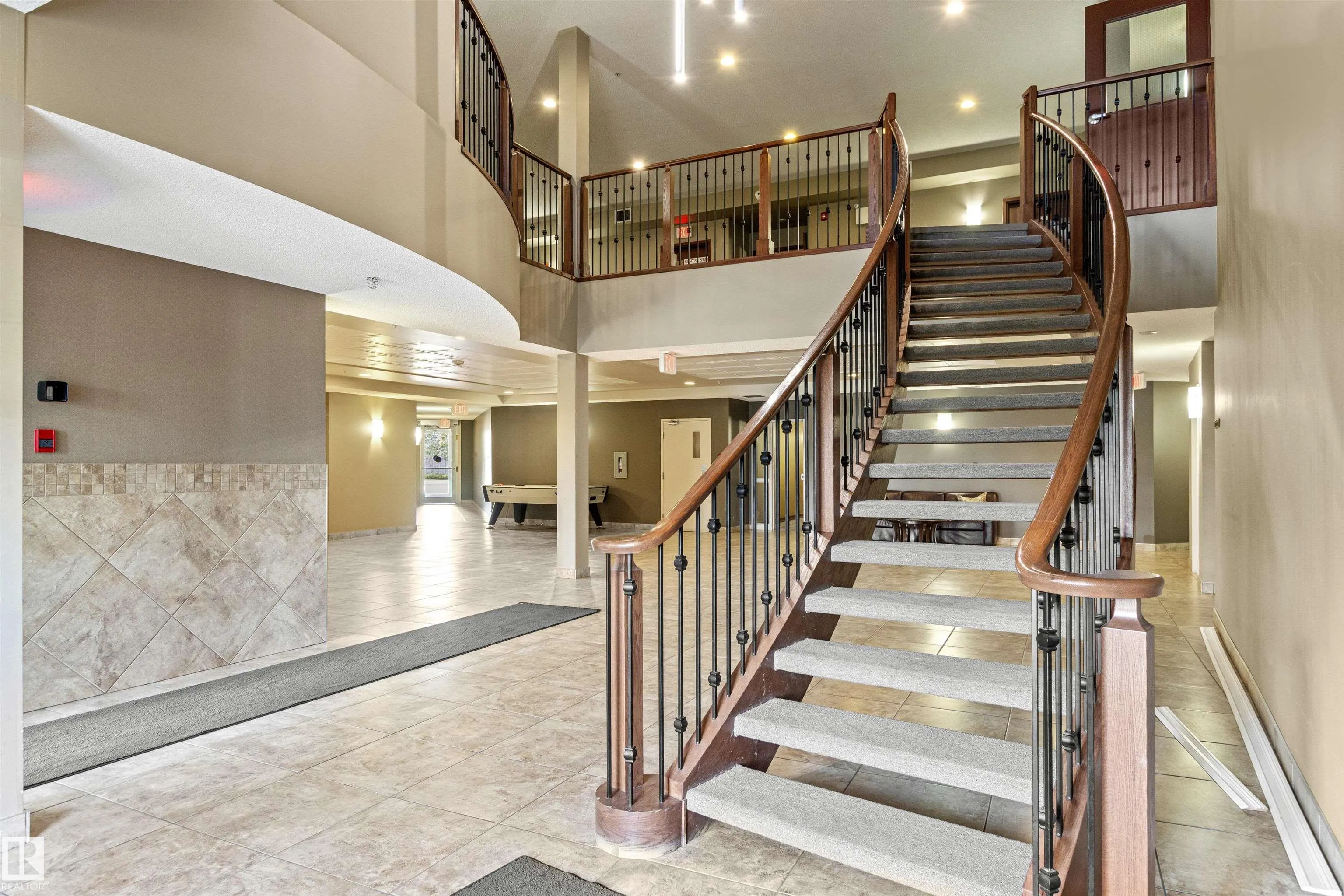263 MACEWAN Road