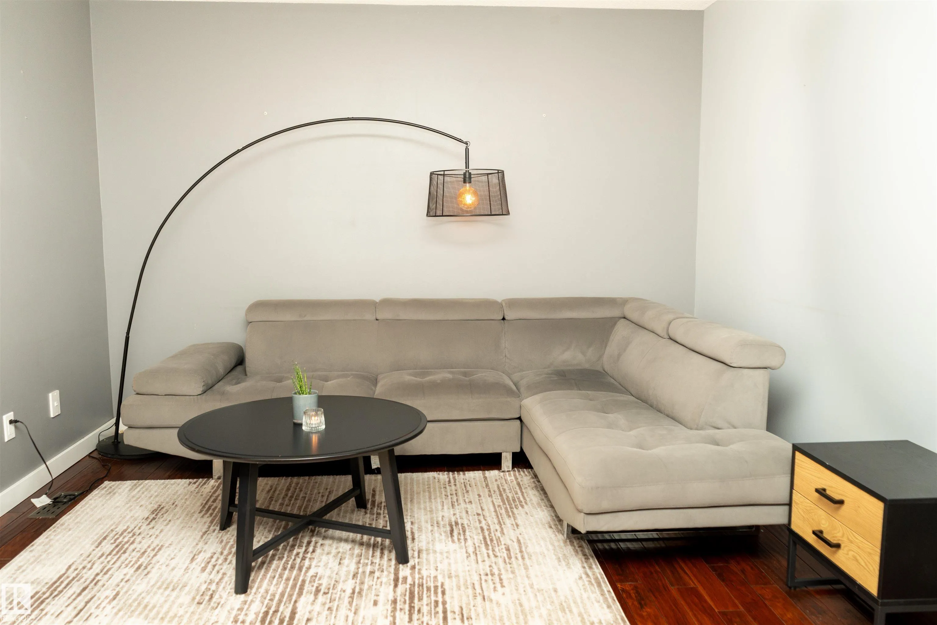 12070 25 Avenue