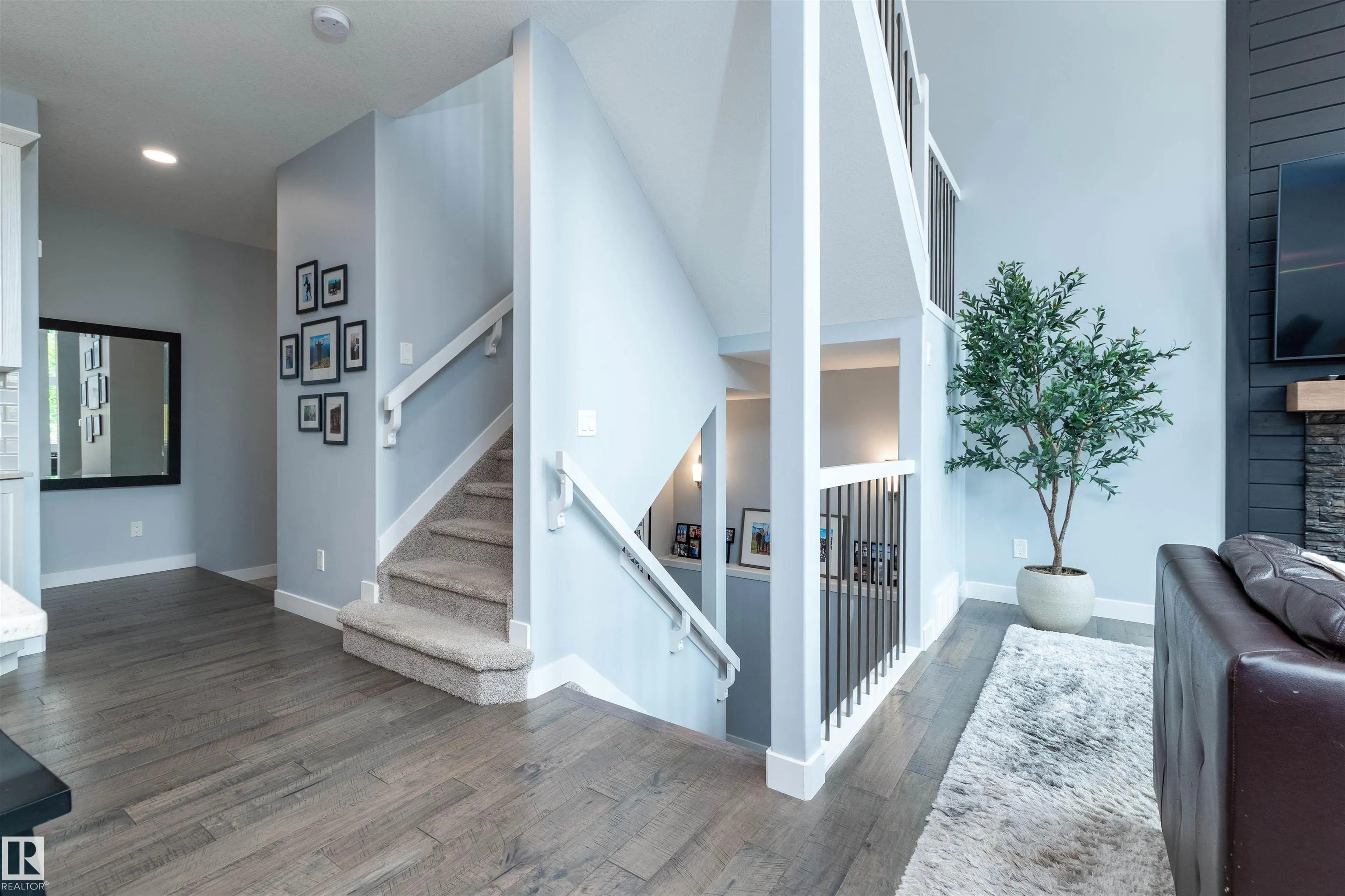 44 AINSLEY Way