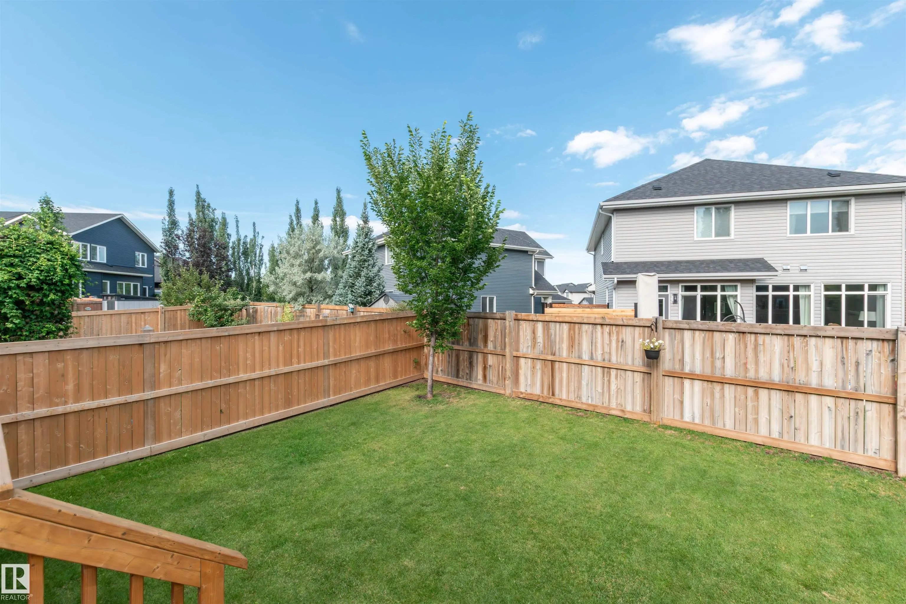 44 AINSLEY Way