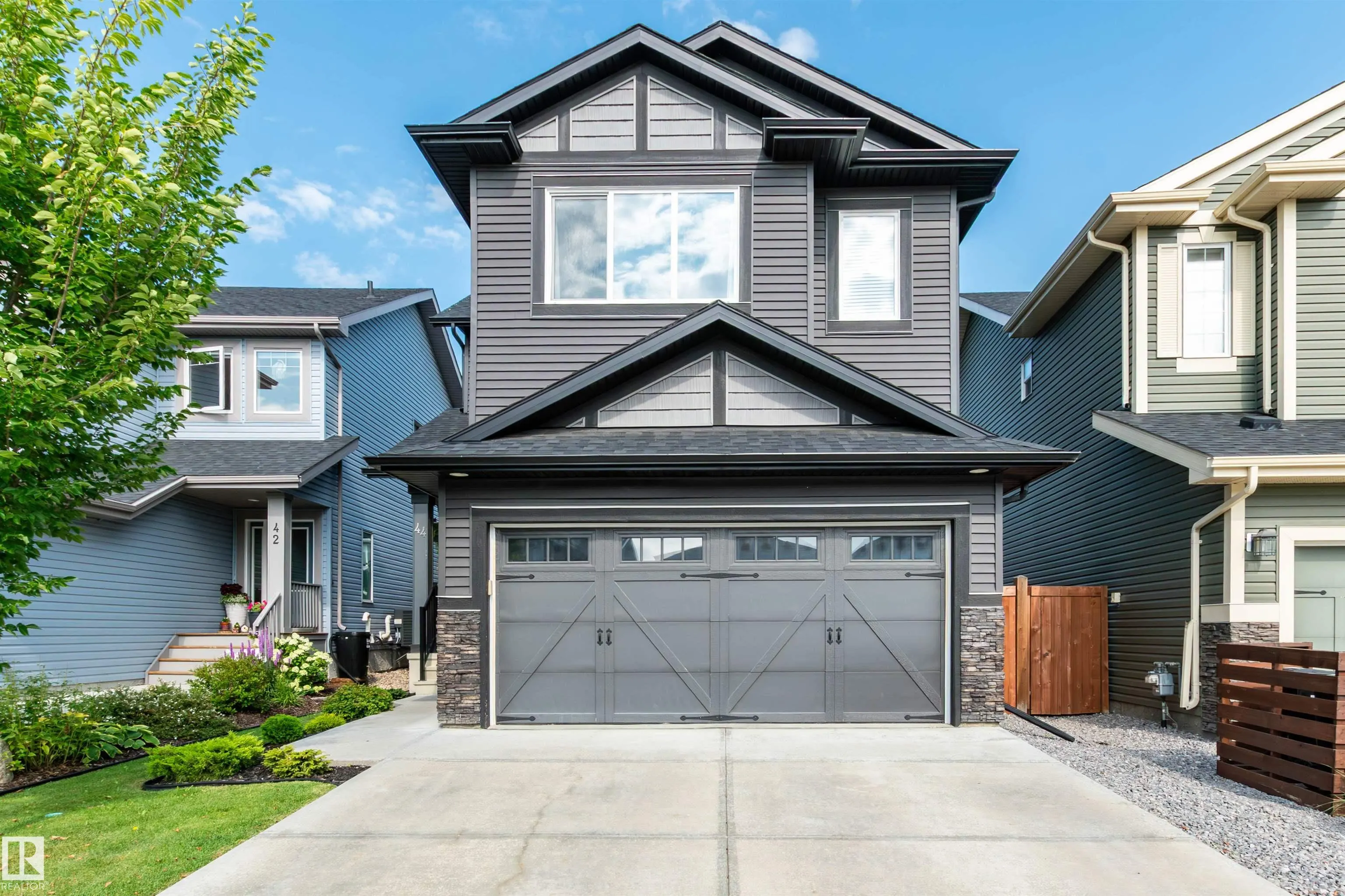 44 AINSLEY Way