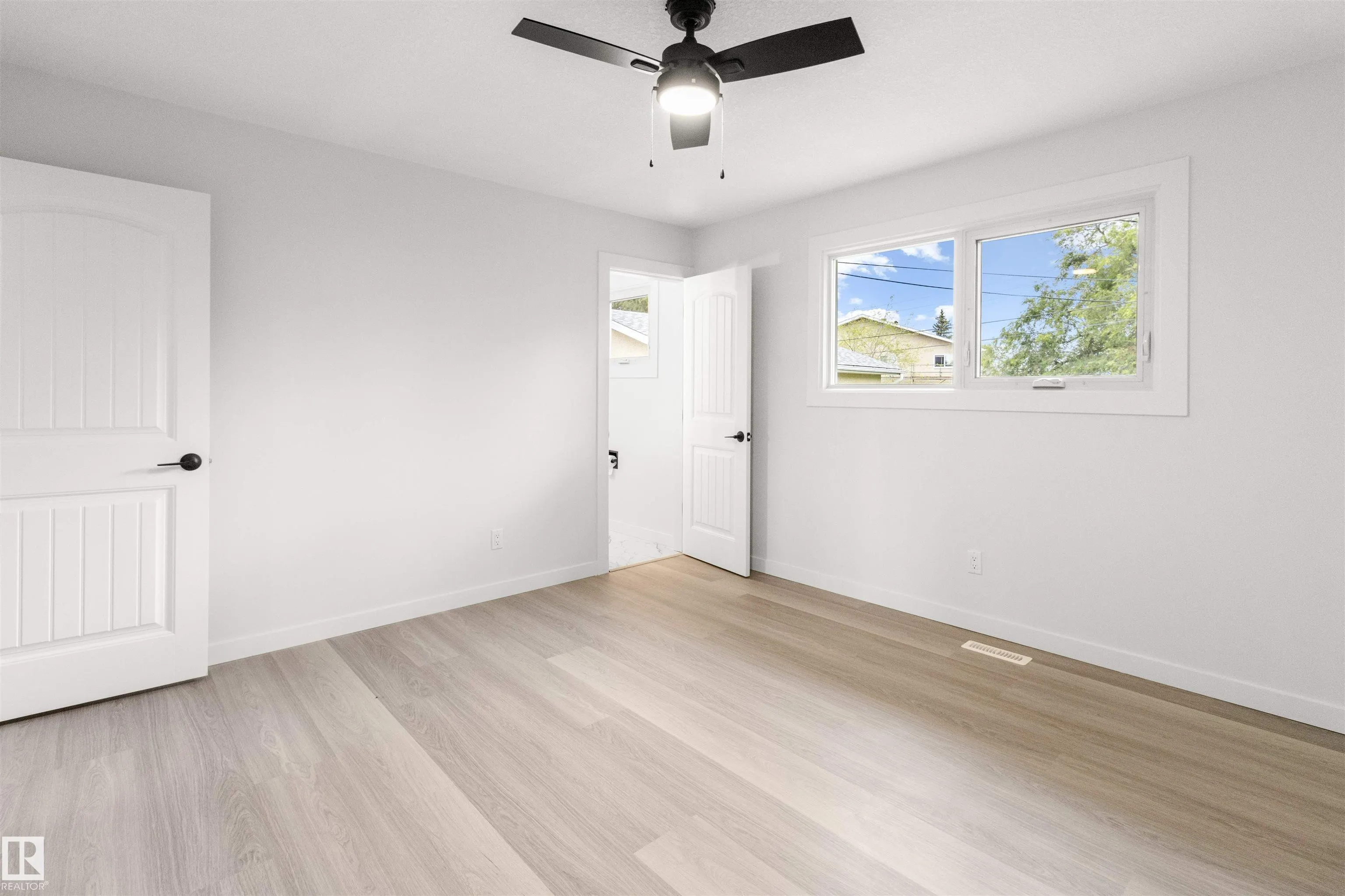 875 JUNIPER Avenue