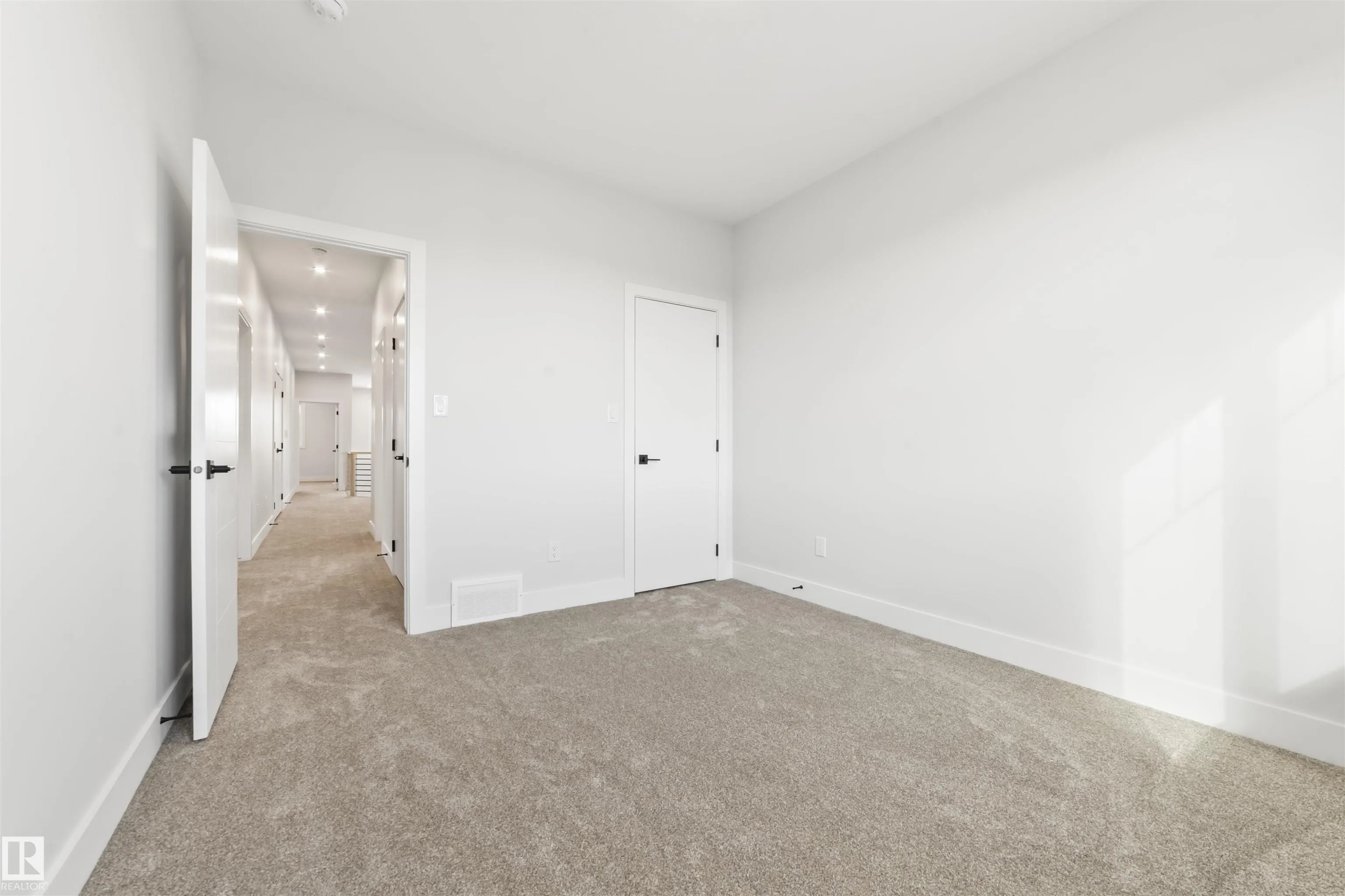 204 CAVANAGH COMMON