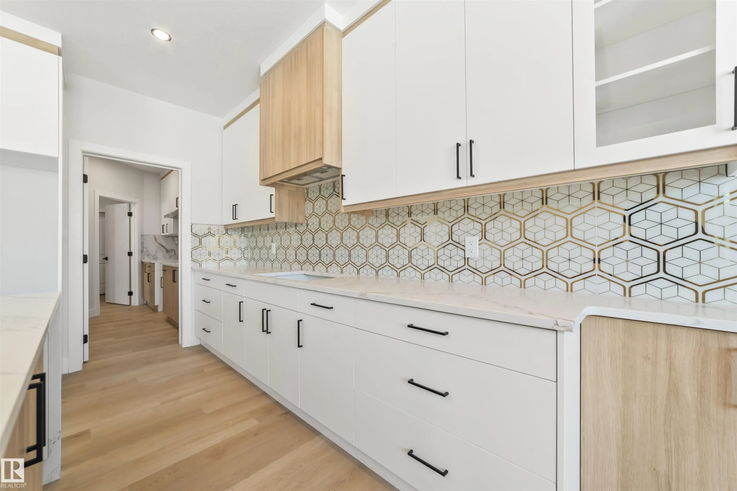 204 CAVANAGH COMMON