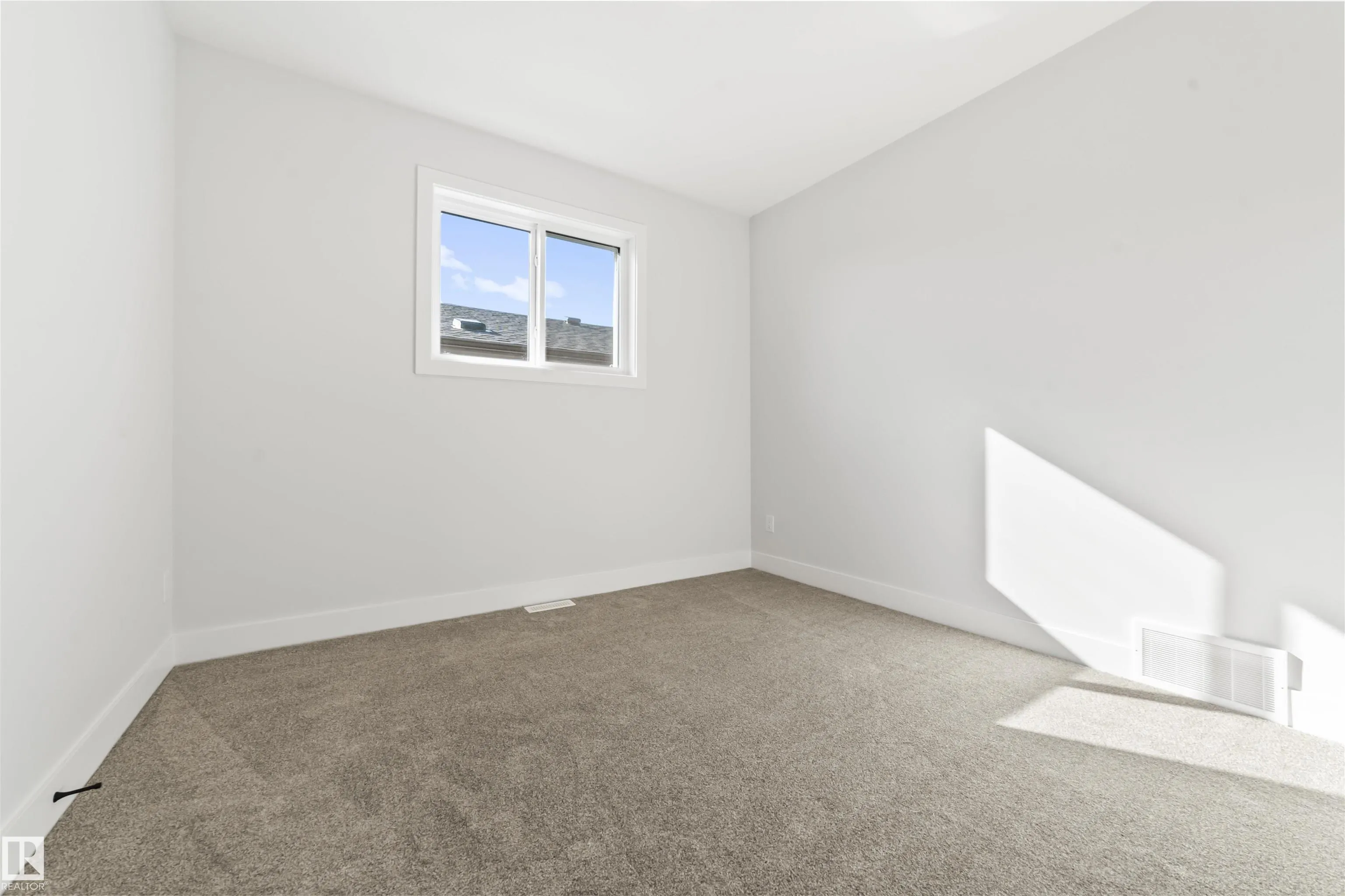 204 CAVANAGH COMMON