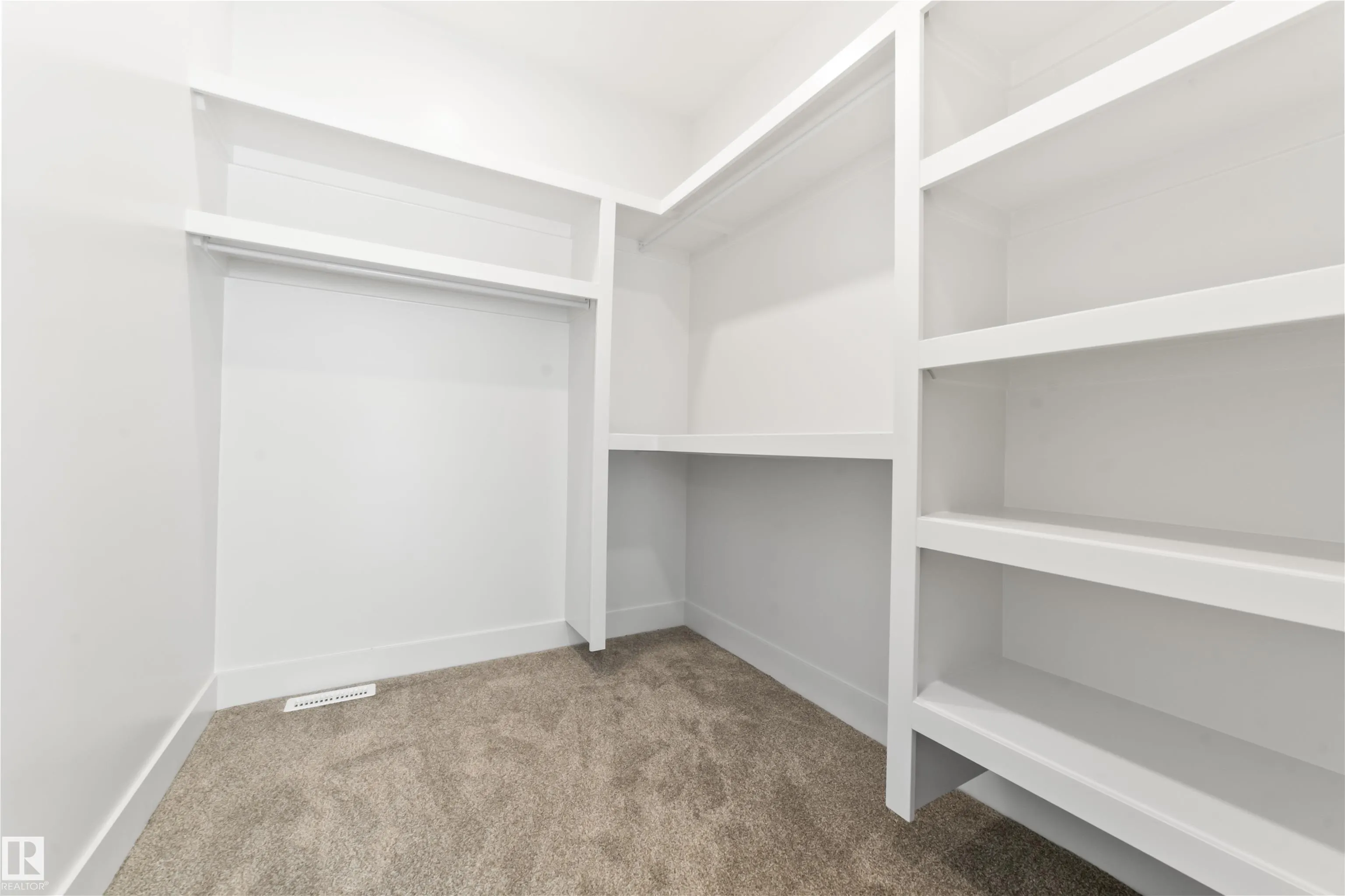204 CAVANAGH COMMON
