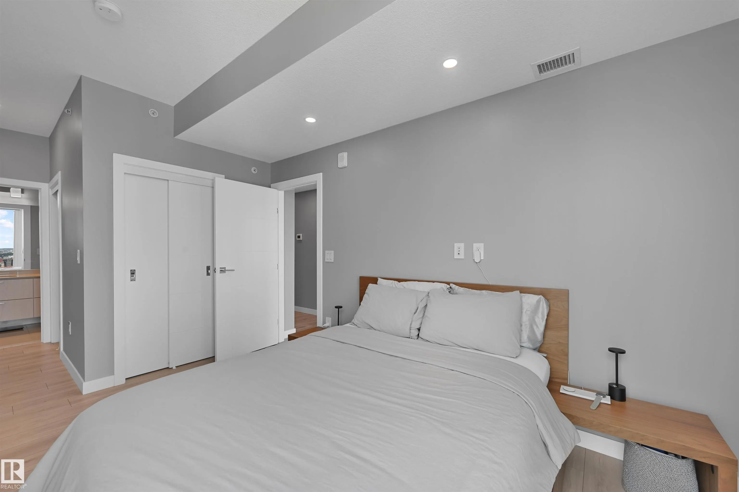 10180 103 Street