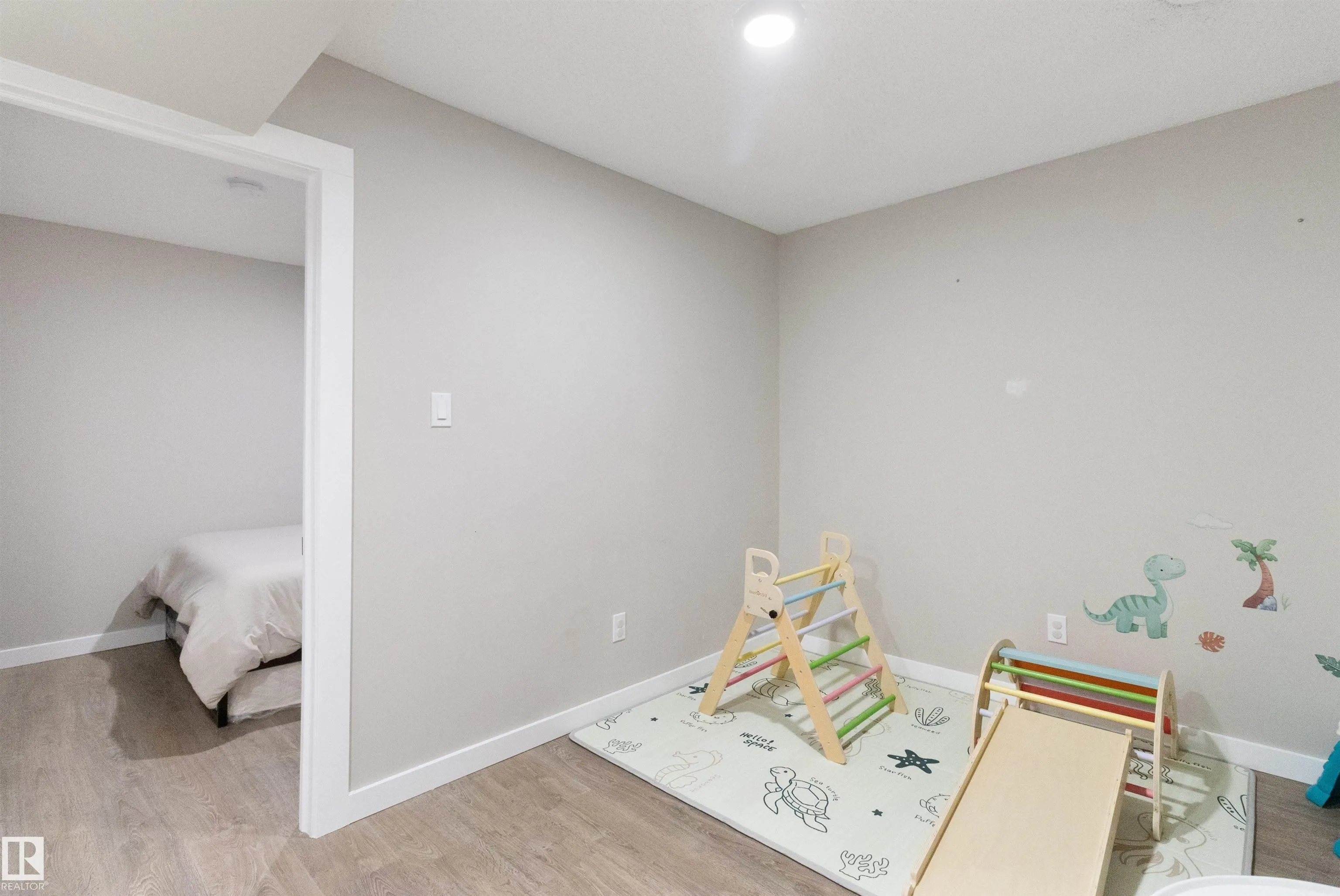 2654 MAPLE Way