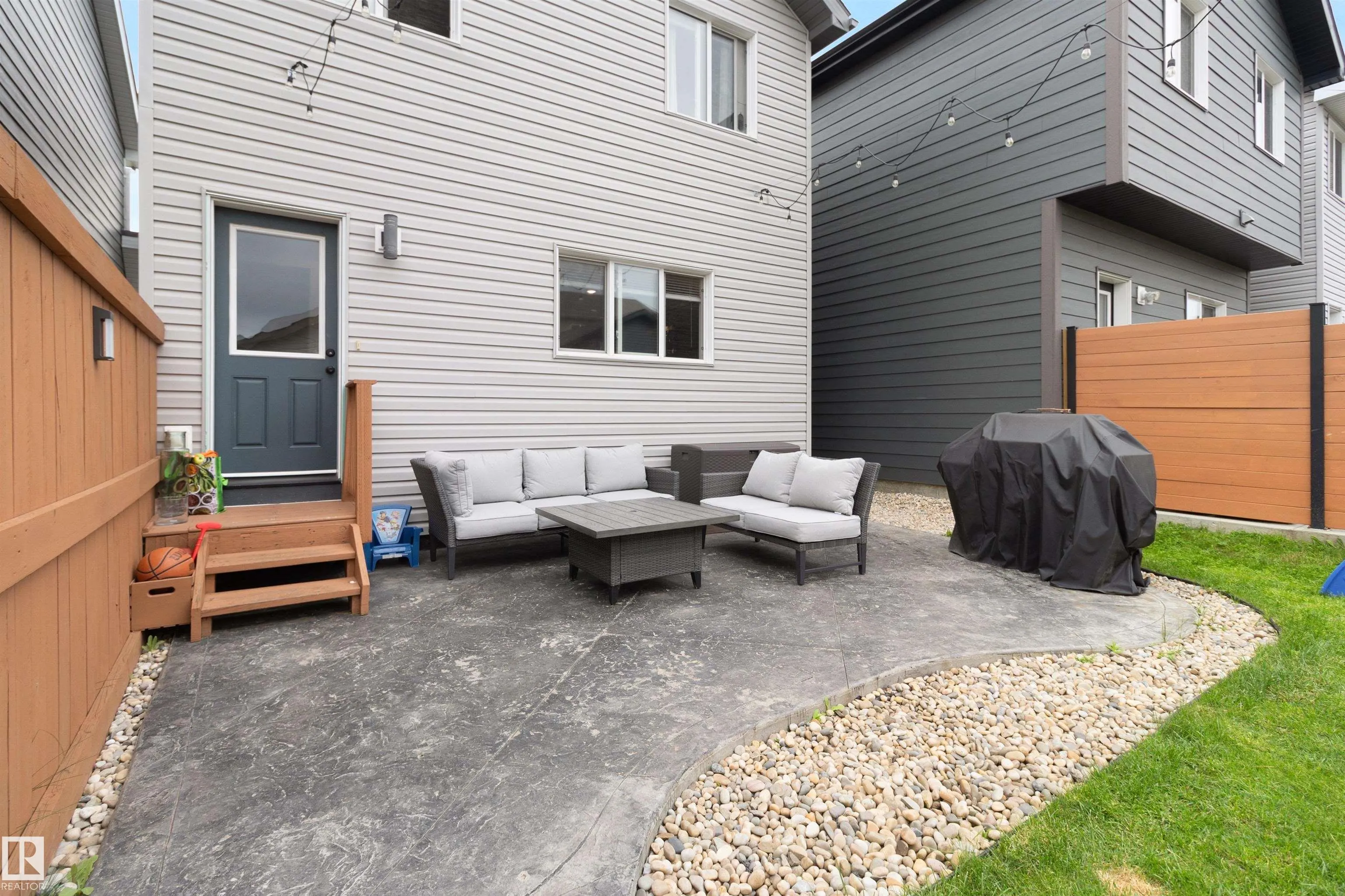 2654 MAPLE Way
