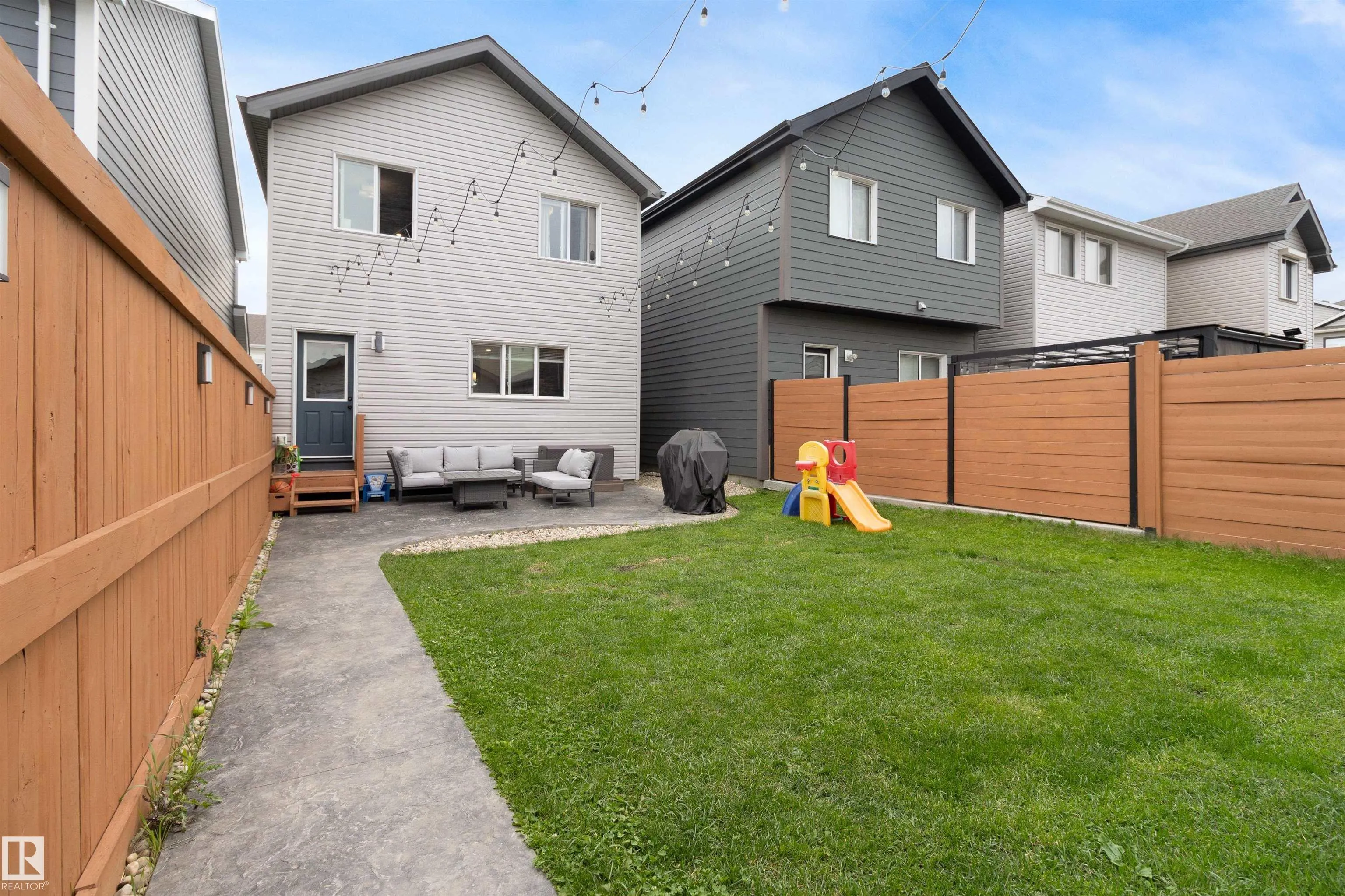 2654 MAPLE Way