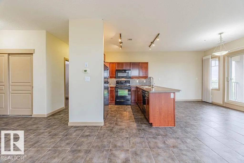 501 Palisades Way