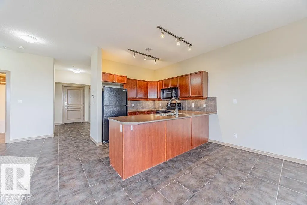 501 Palisades Way