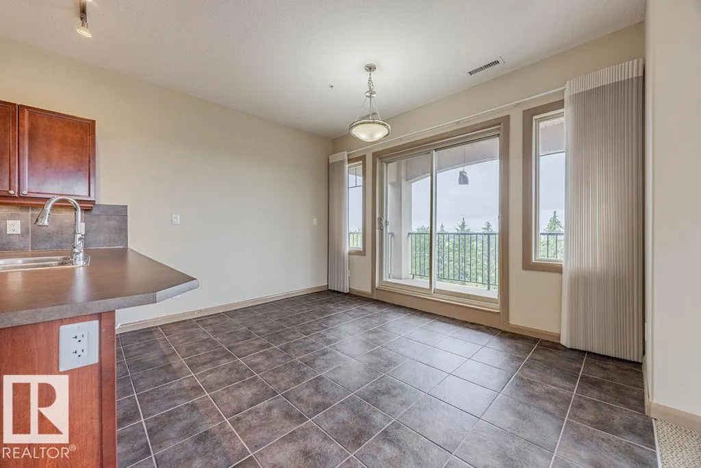 501 Palisades Way