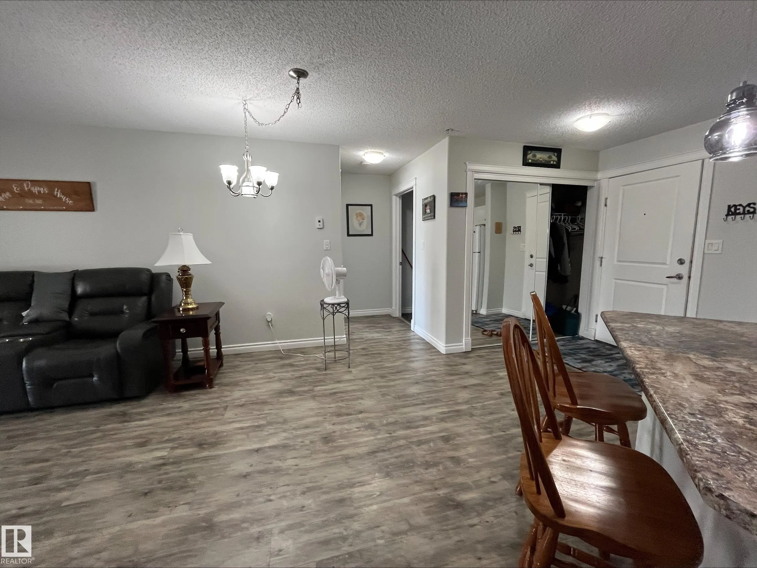6 SPRUCE RIDGE Drive