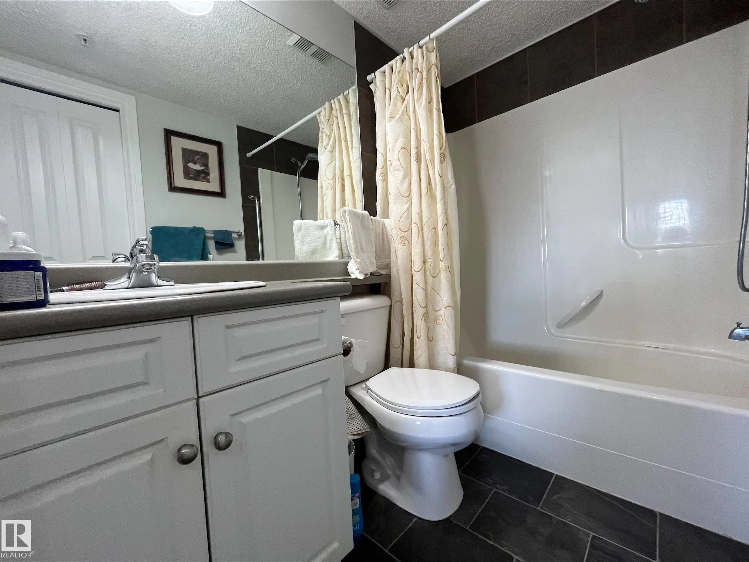 6 SPRUCE RIDGE Drive